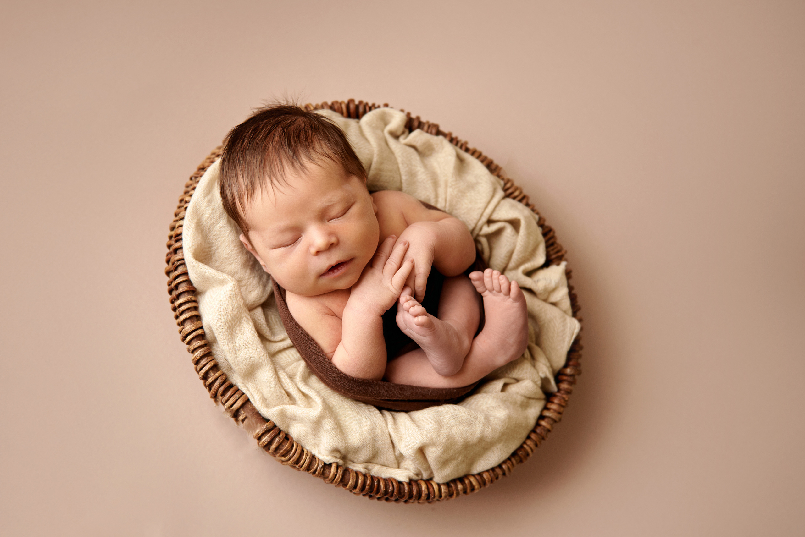 Newborn. Фотограф новонароджених діток та їх сімей в Тернополі