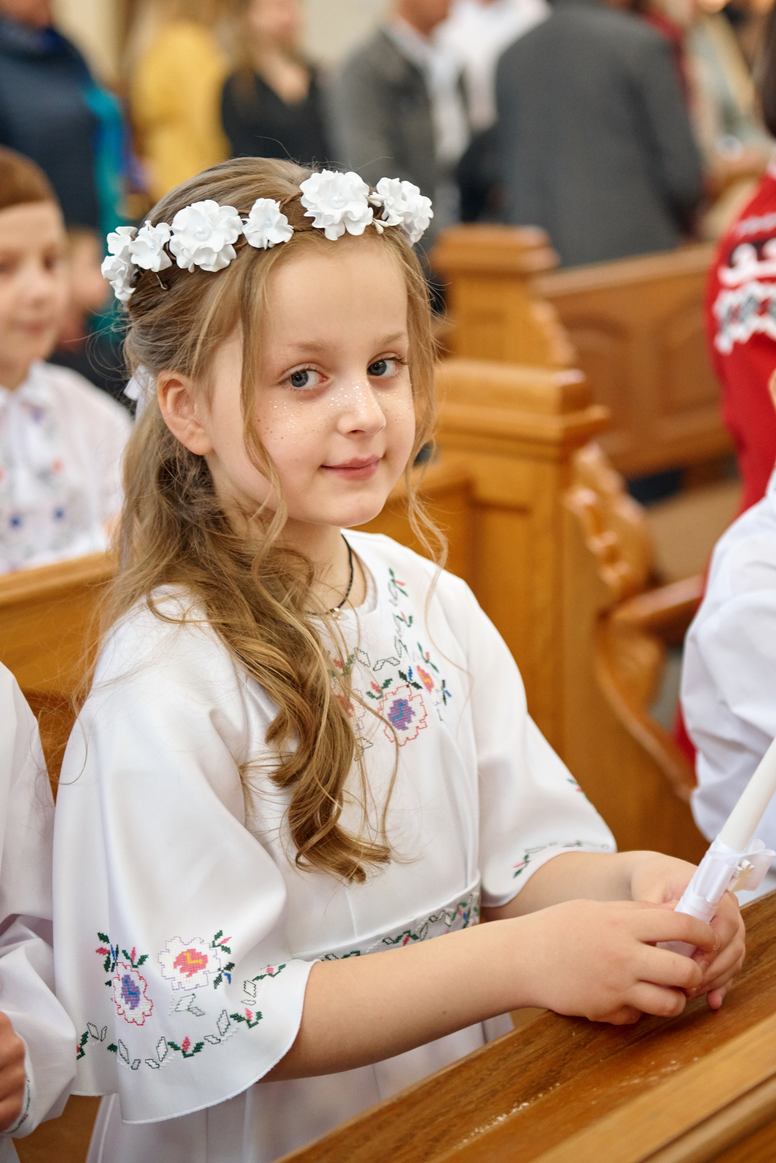 Храм Матері Божої Неустанної Помочі (біля літака). Фотограф новонароджених діток та їх сімей в Тернополі