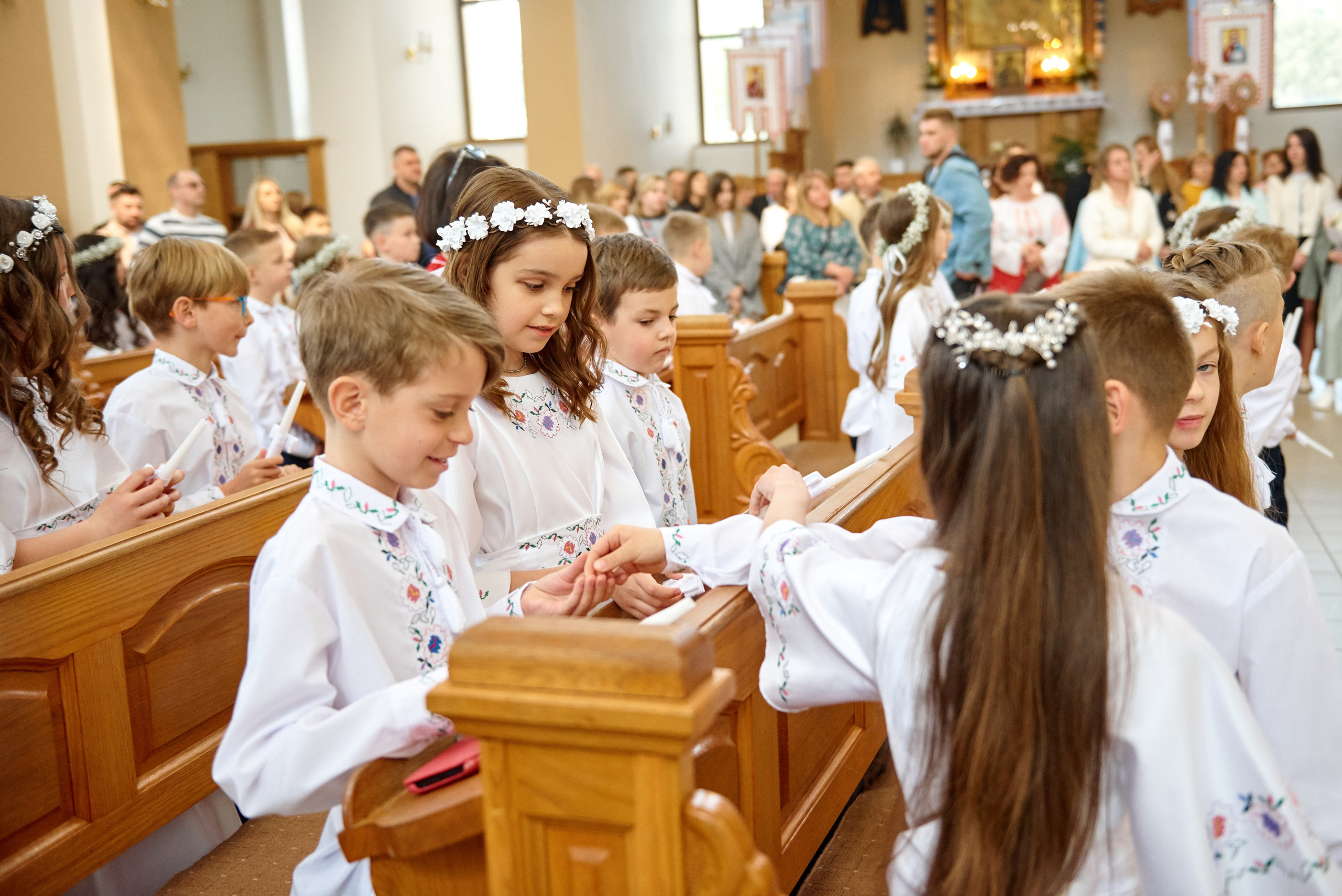 Храм Матері Божої Неустанної Помочі (біля літака). Фотограф новонароджених діток та їх сімей в Тернополі