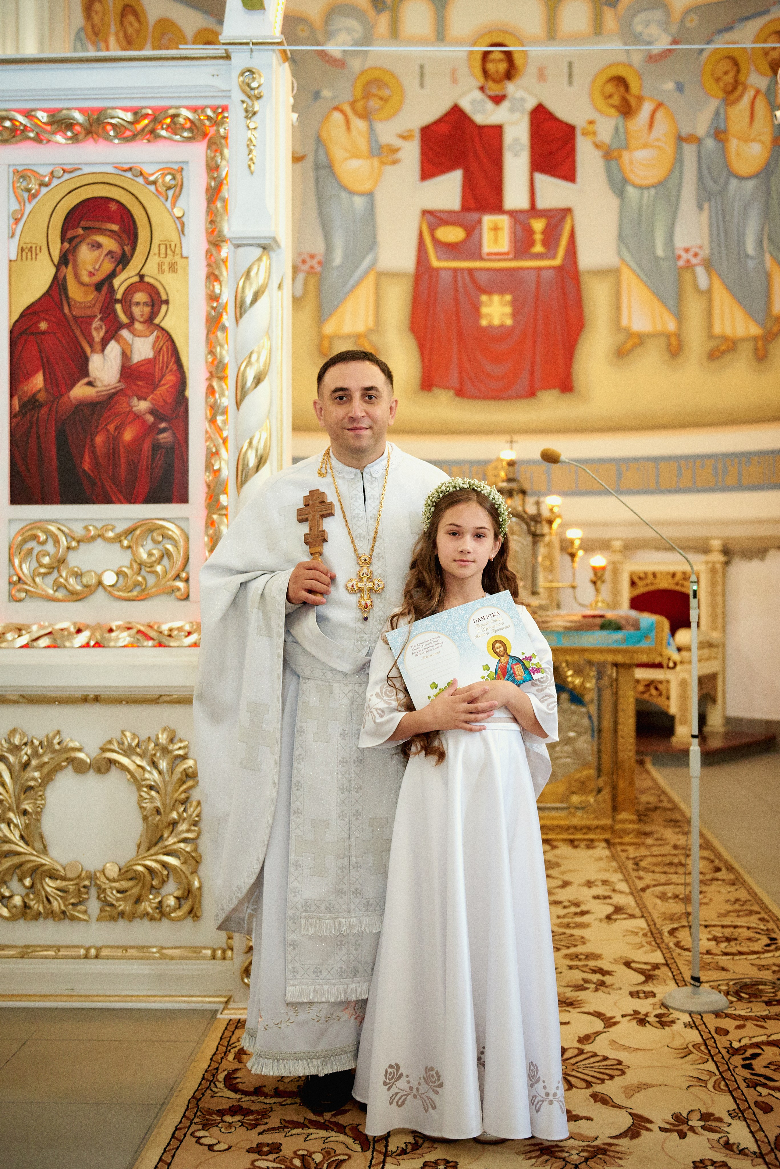 Церква Івана Богуслова. Фотограф новонароджених діток та їх сімей в Тернополі