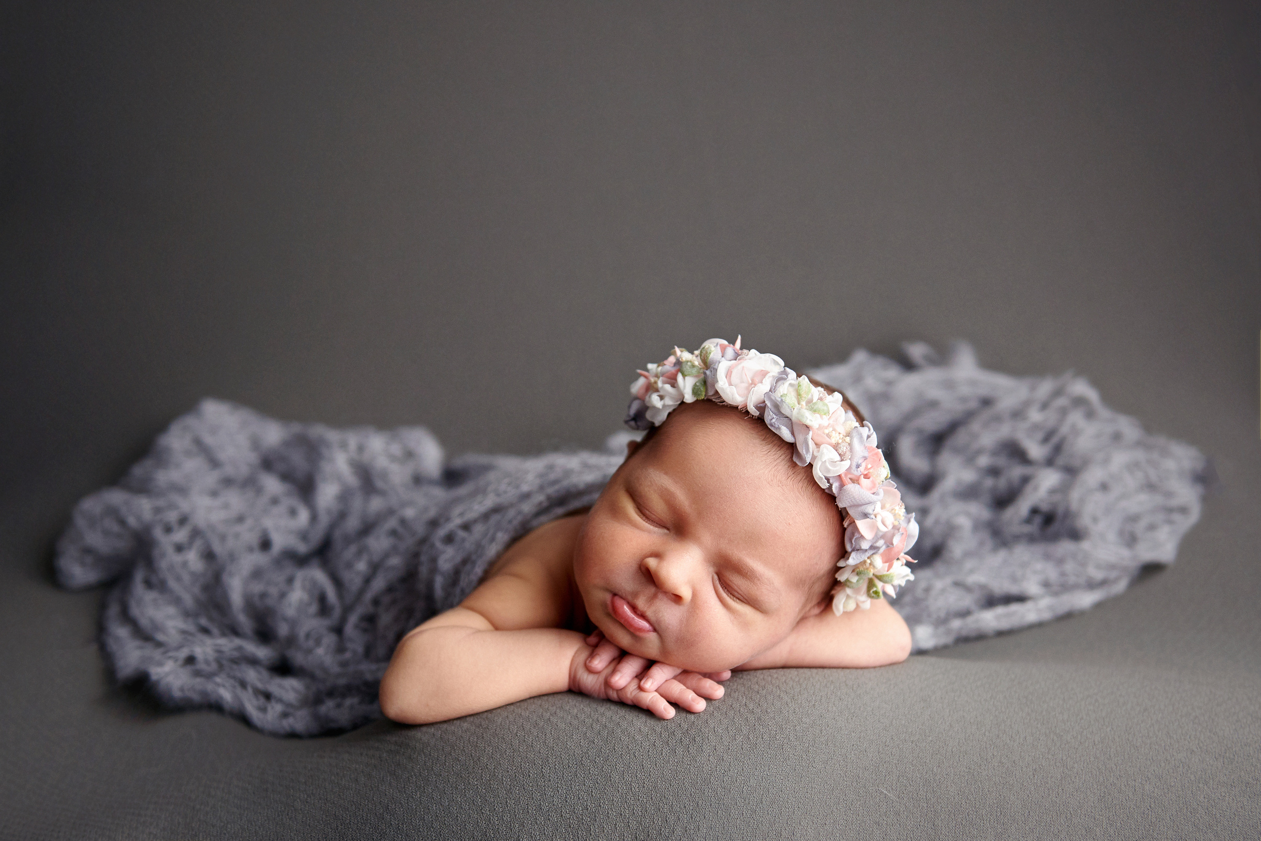 Newborn. Фотограф новонароджених діток та їх сімей в Тернополі