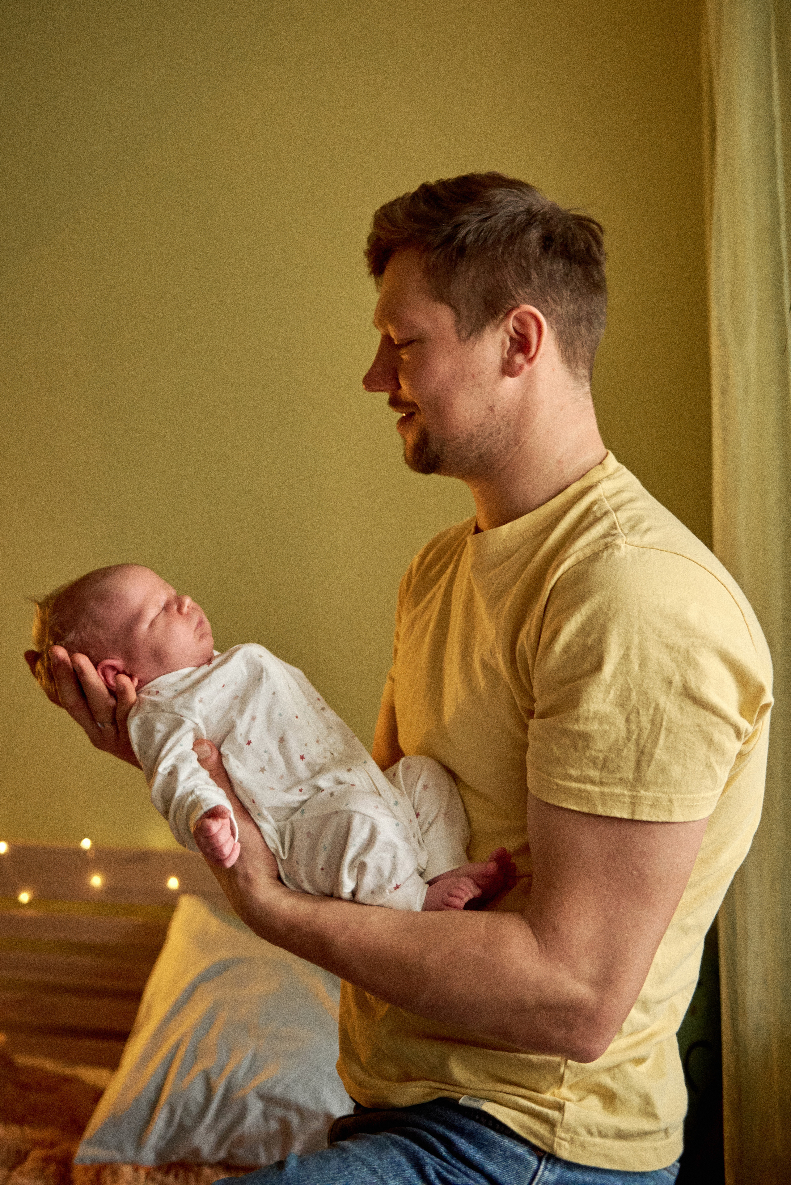 Аня Володя і Назар. Фотограф новонароджених діток та їх сімей в Тернополі