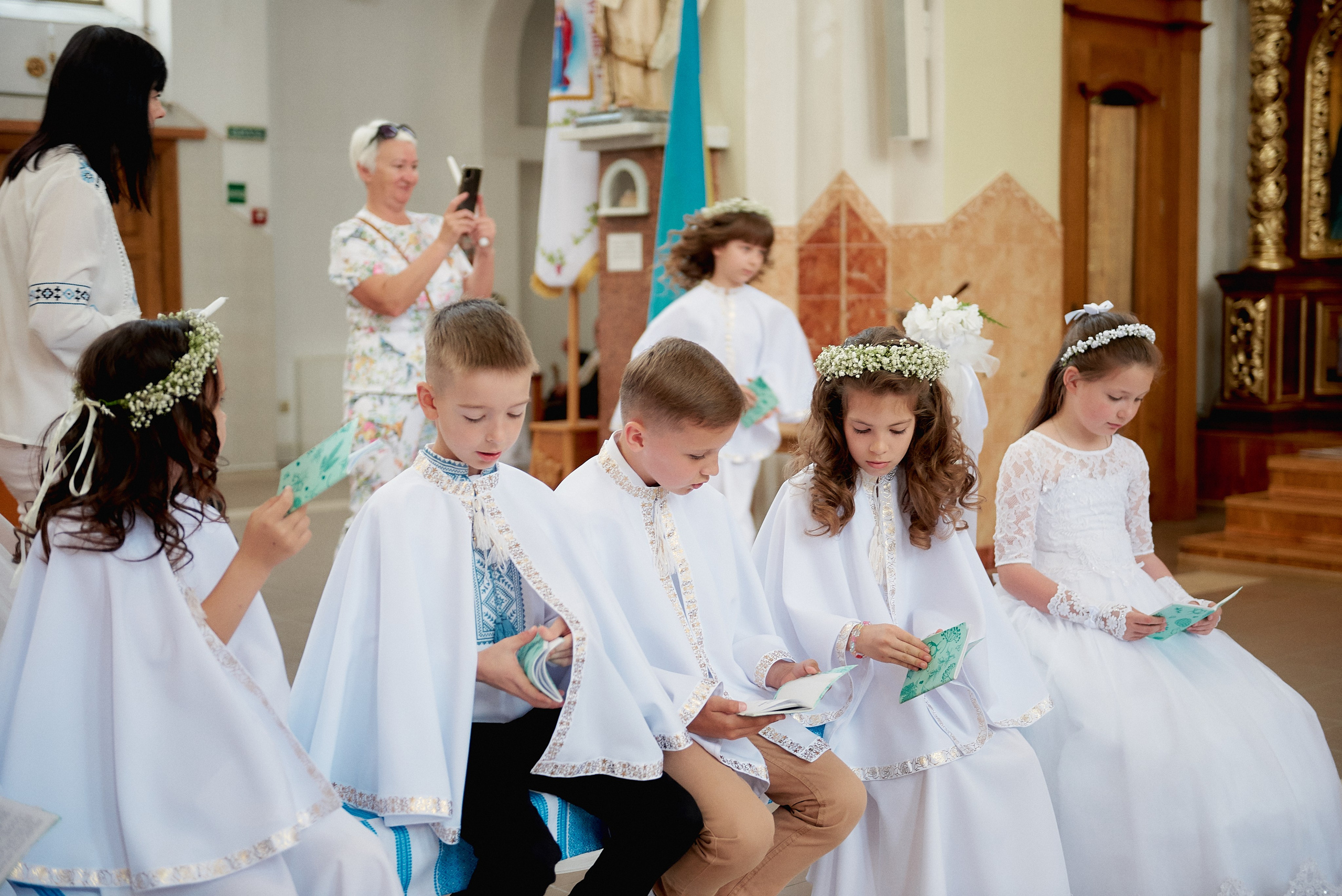 Причастя. Фотограф новонароджених діток та їх сімей в Тернополі