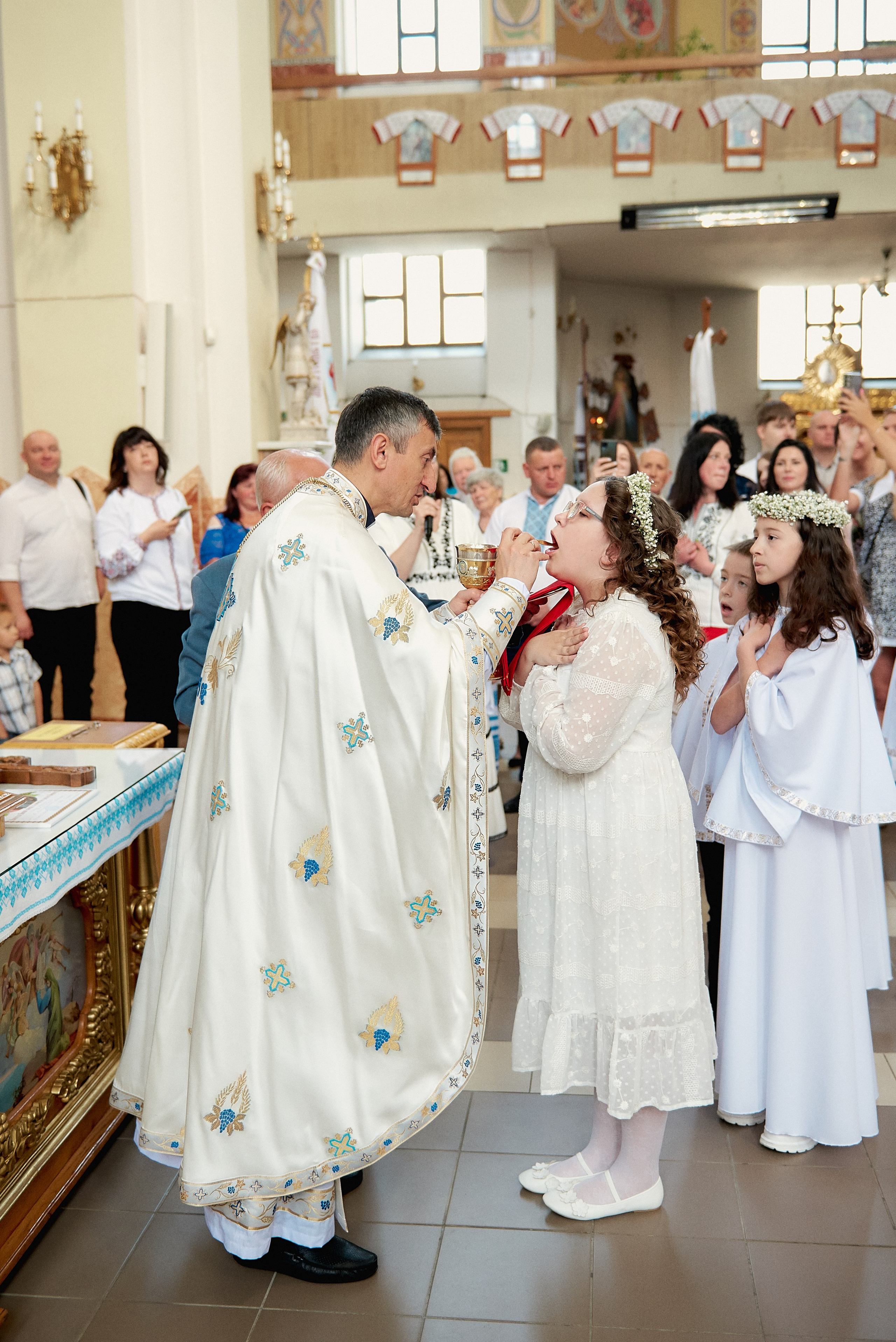 Причастя. Фотограф новонароджених діток та їх сімей в Тернополі