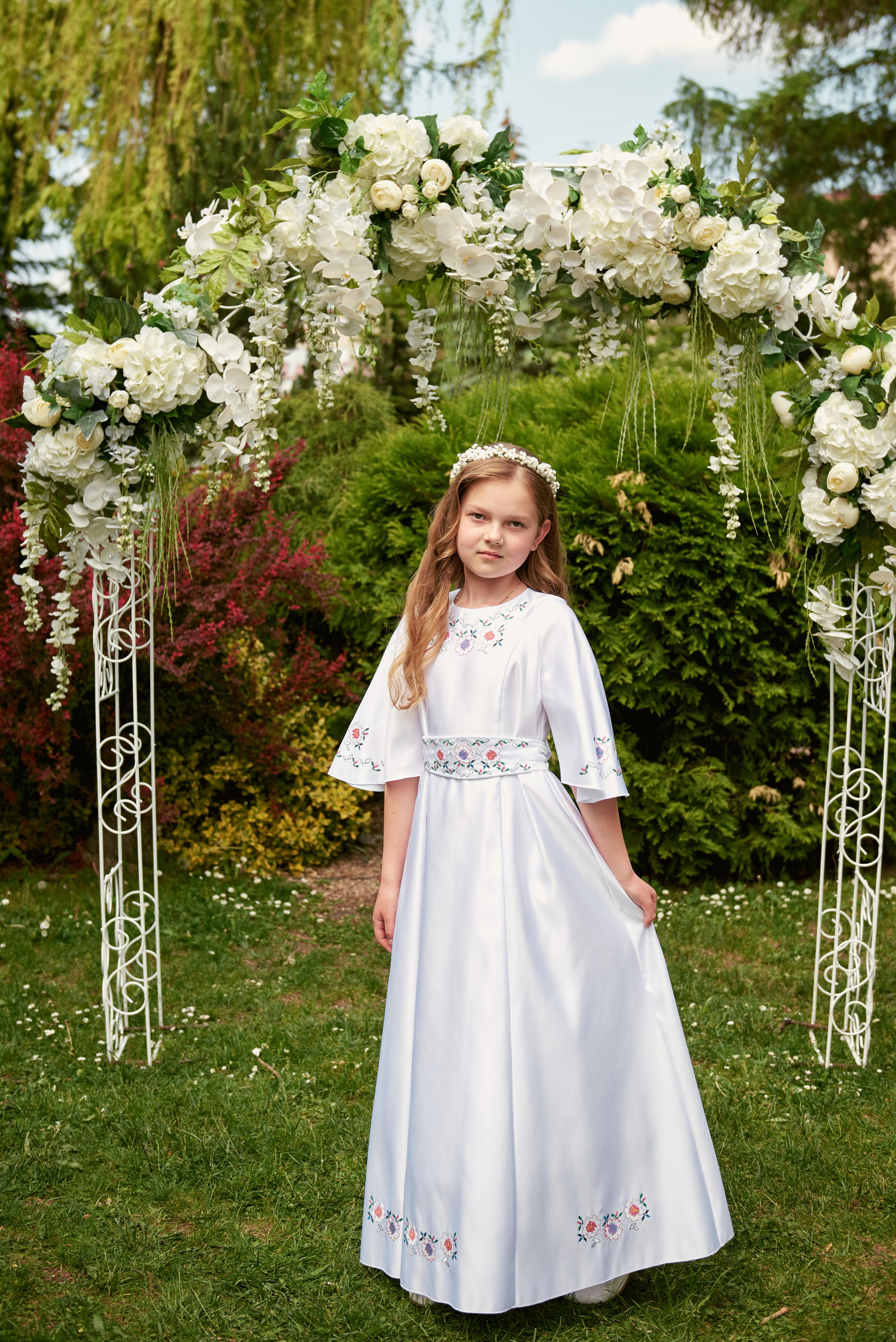 Храм Матері Божої Неустанної Помочі (біля літака). Фотограф новонароджених діток та їх сімей в Тернополі