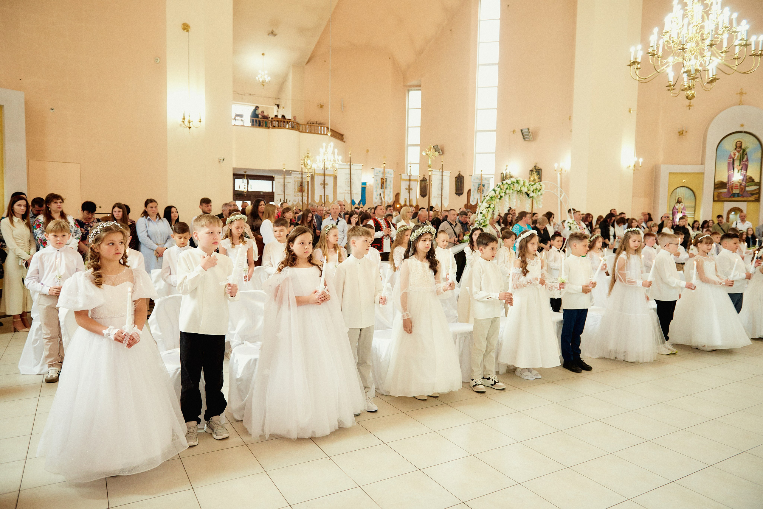 Церква св. Петра. Фотограф новонароджених діток та їх сімей в Тернополі