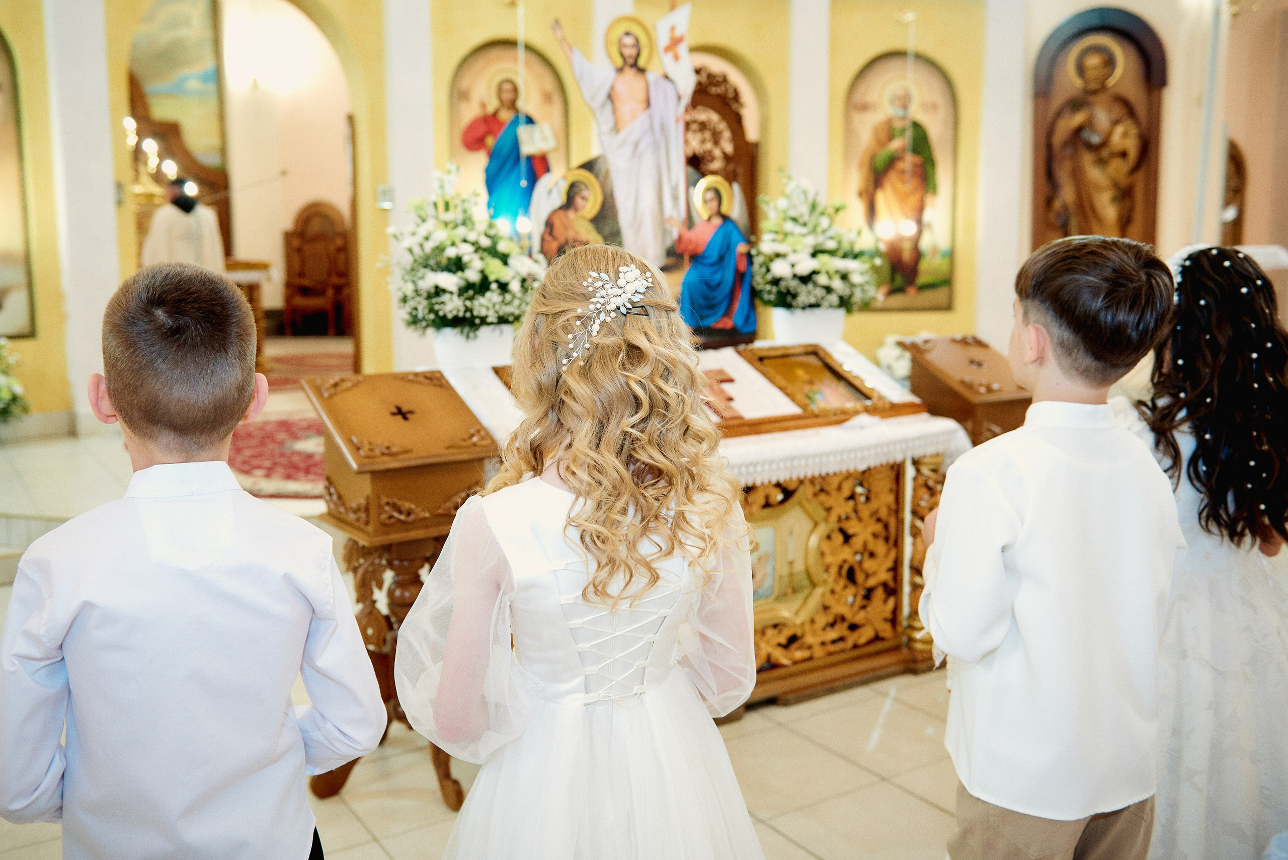 Церква св. Петра. Фотограф новонароджених діток та їх сімей в Тернополі