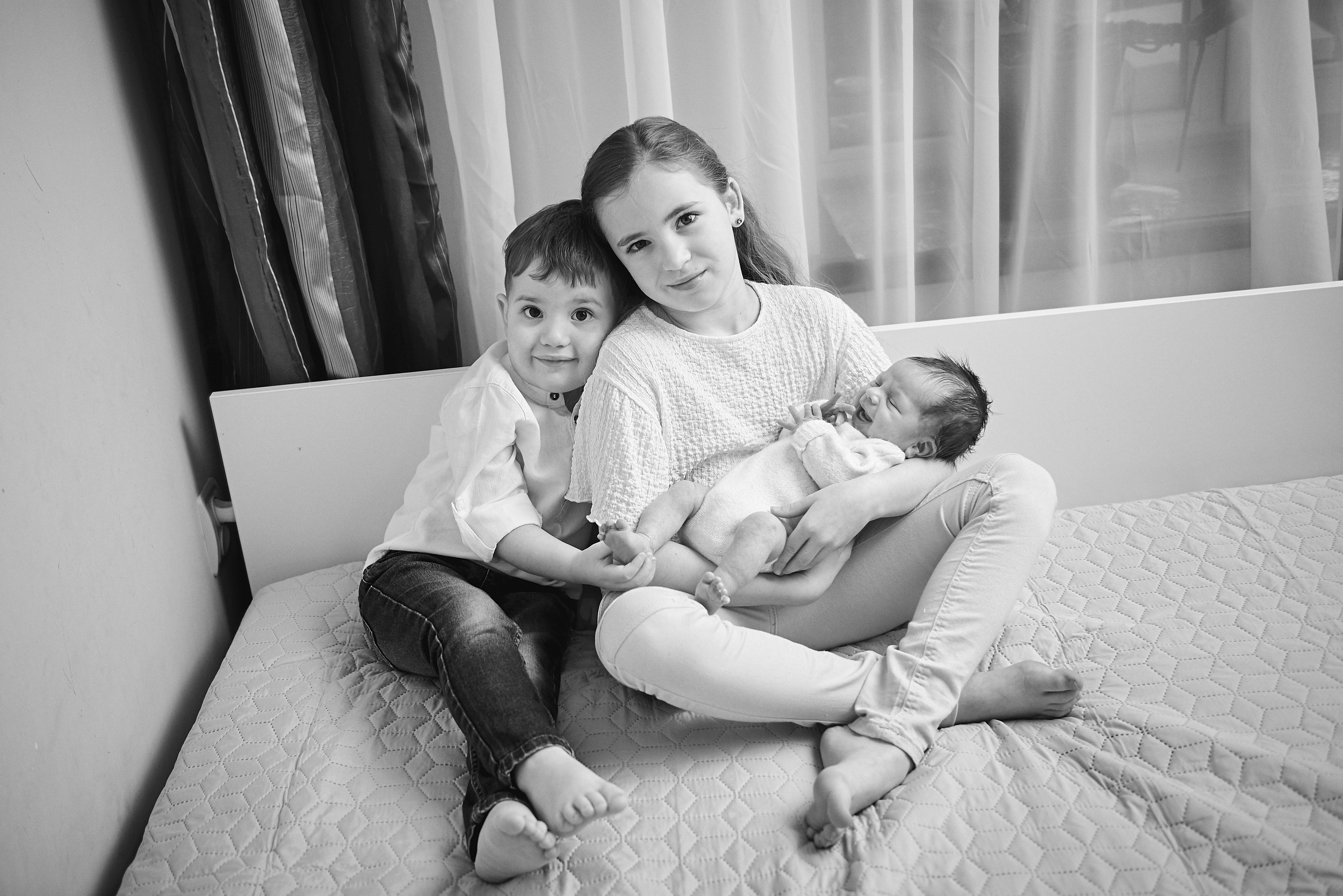 Таня Софія Віктор і Лєра. Фотограф новонароджених діток та їх сімей в Тернополі