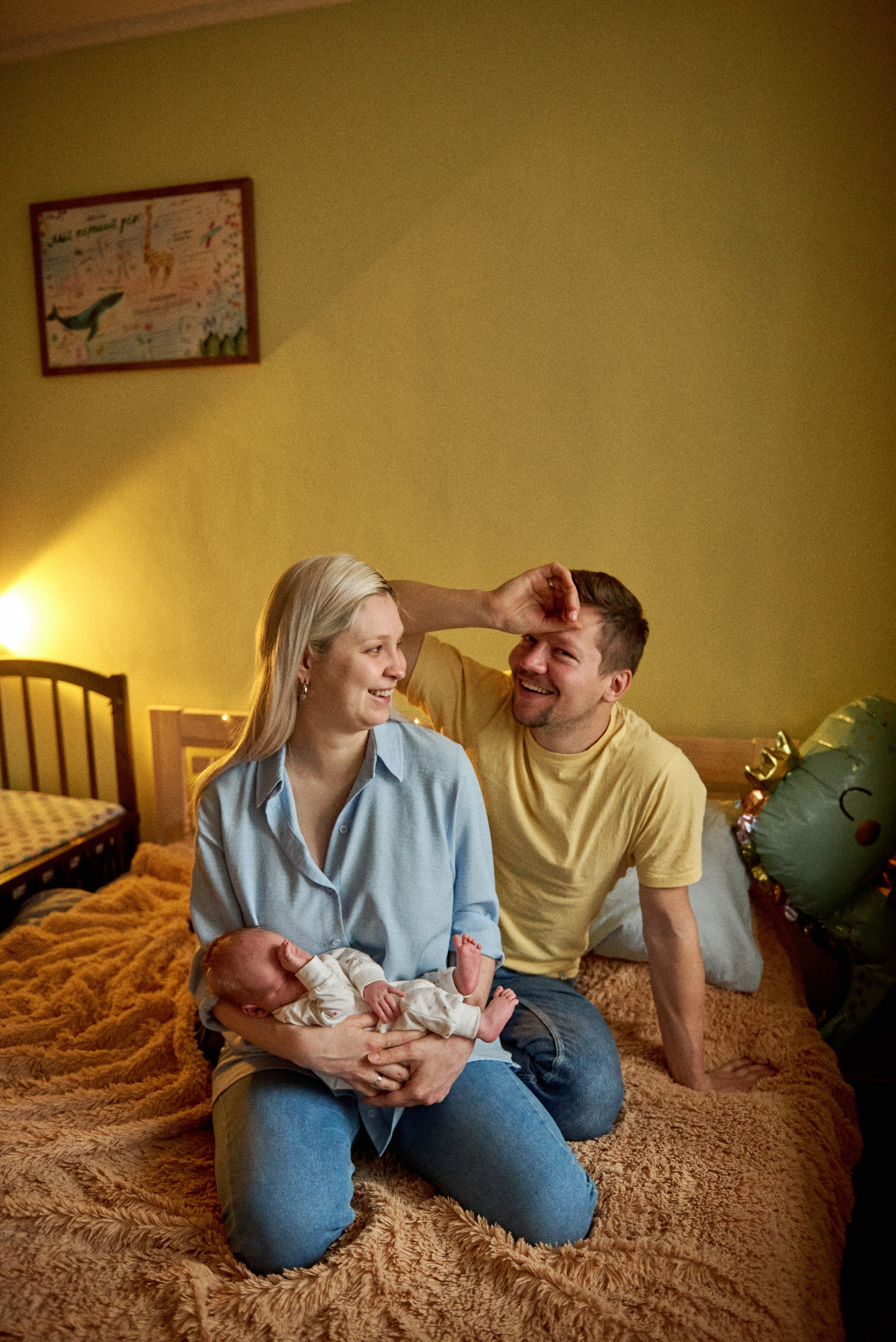 Аня Володя і Назар. Фотограф новонароджених діток та їх сімей в Тернополі