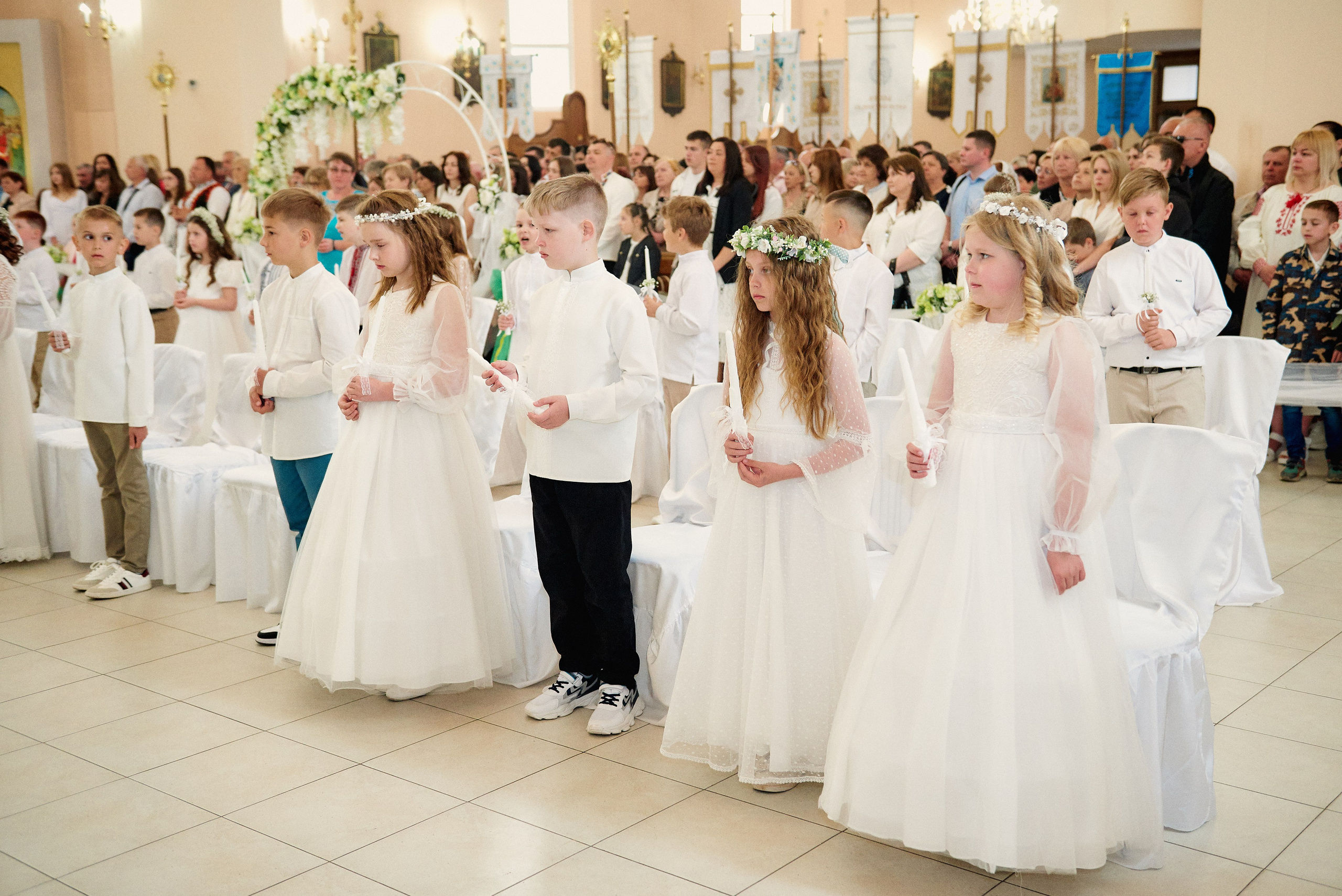 Церква св. Петра. Фотограф новонароджених діток та їх сімей в Тернополі