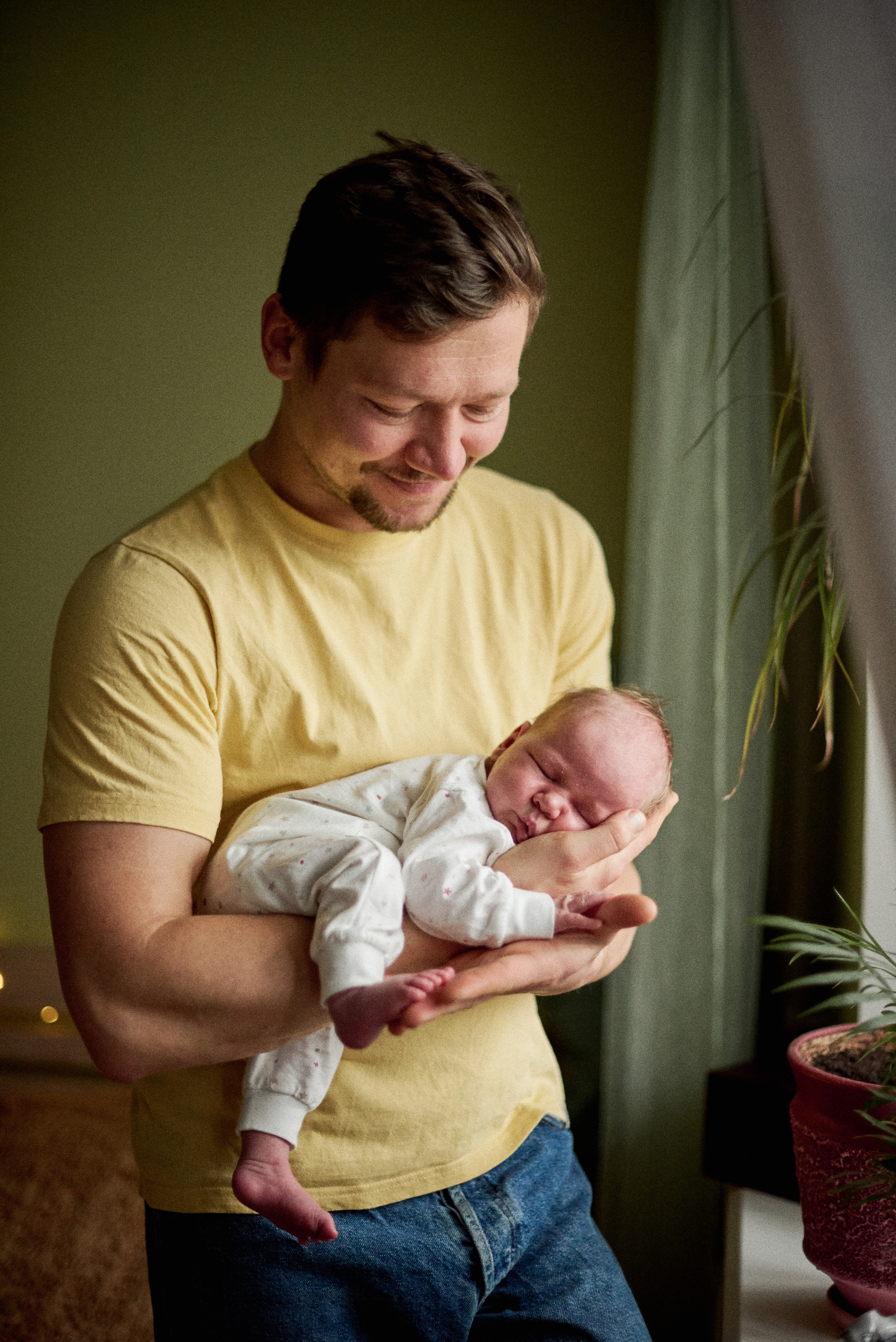 Аня Володя і Назар. Фотограф новонароджених діток та їх сімей в Тернополі