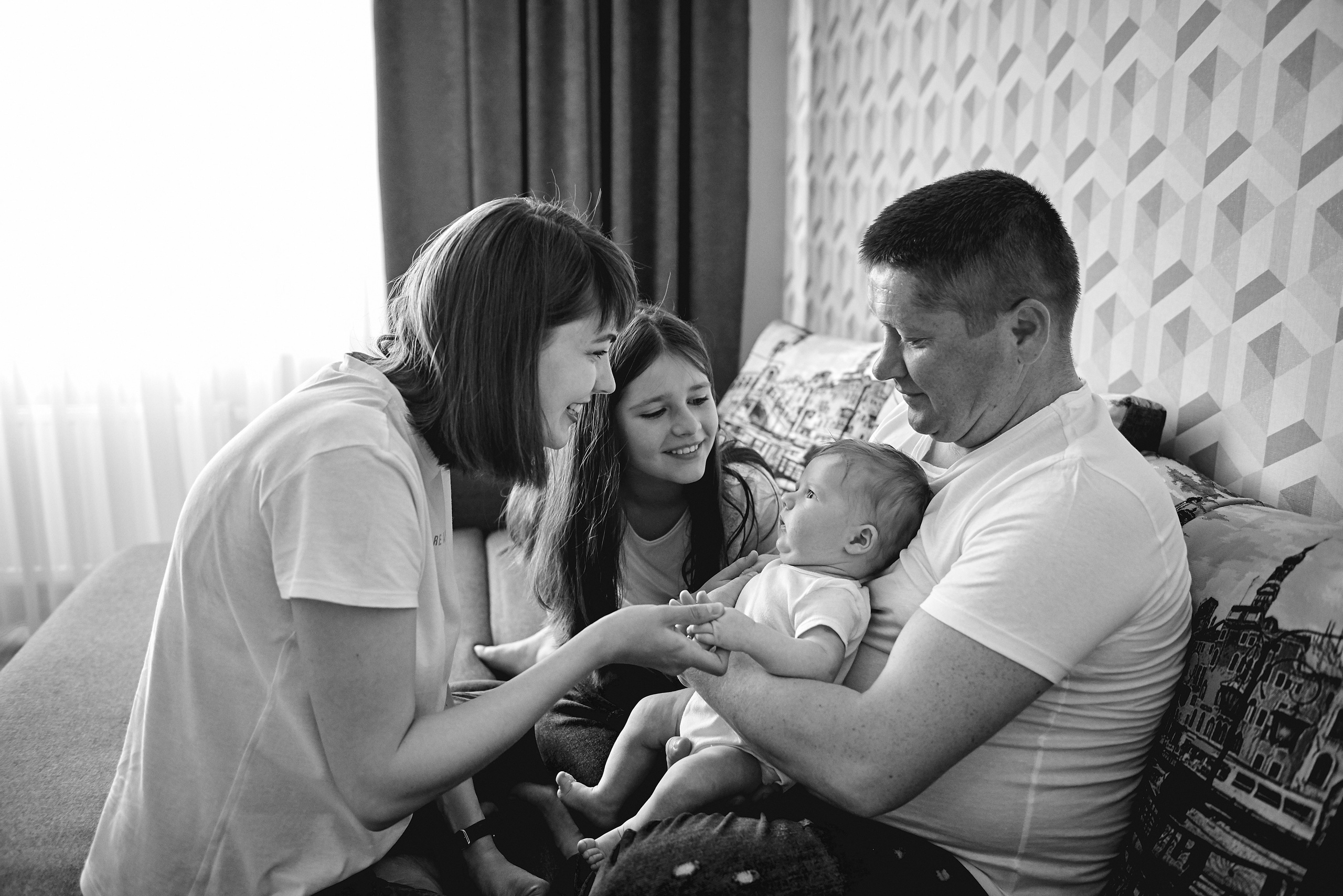 Таня Віталій Давид і Ніка. Фотограф новонароджених діток та їх сімей в Тернополі