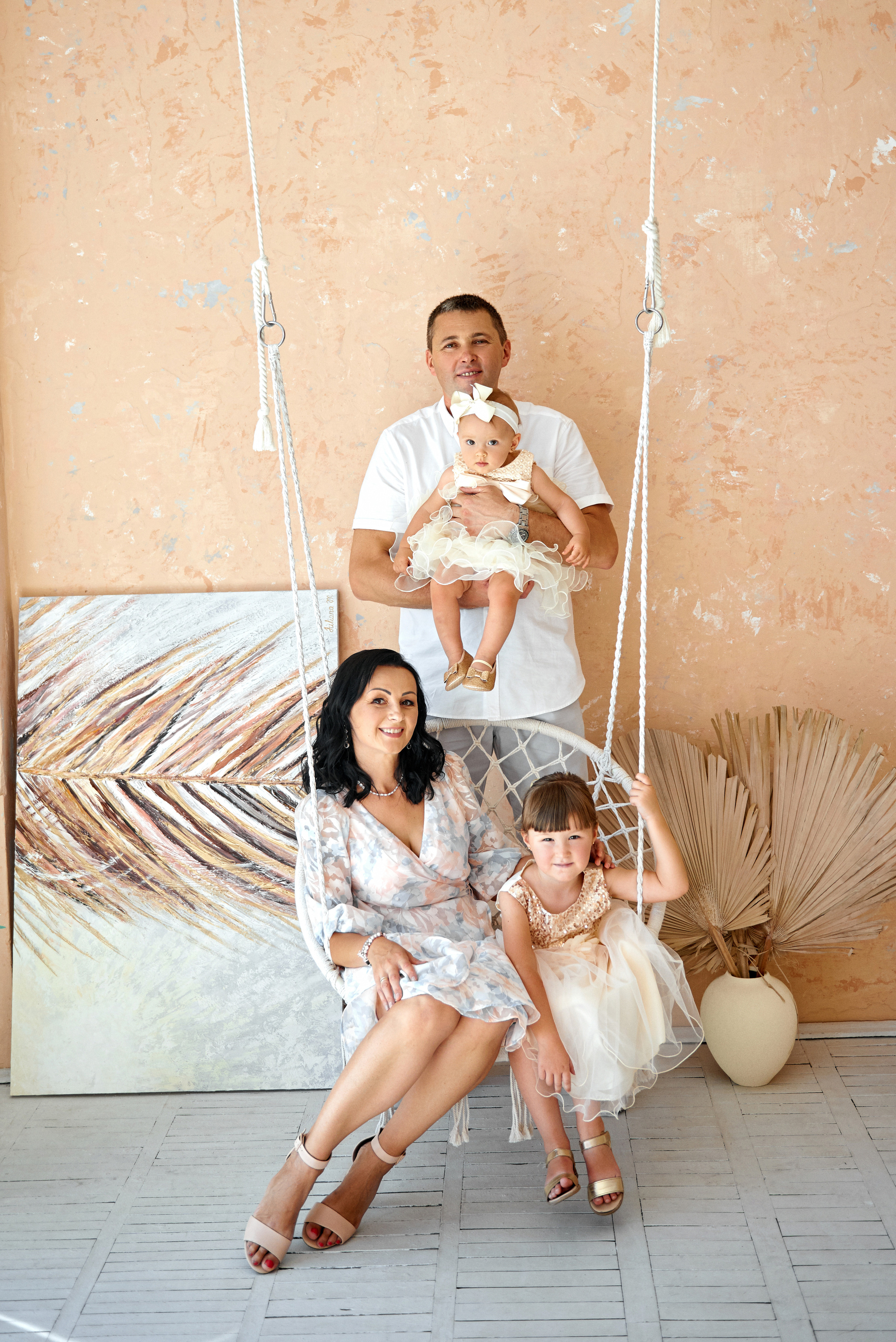 Емілі. Фотограф новонароджених діток та їх сімей в Тернополі