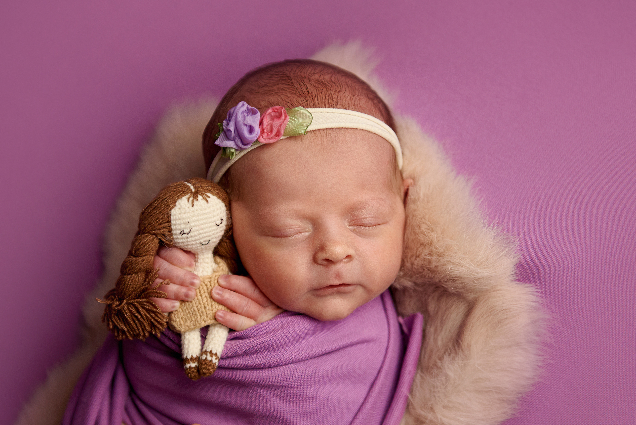 Фото малюка тільки в обмотках. Фотограф новонароджених діток та їх сімей в Тернополі