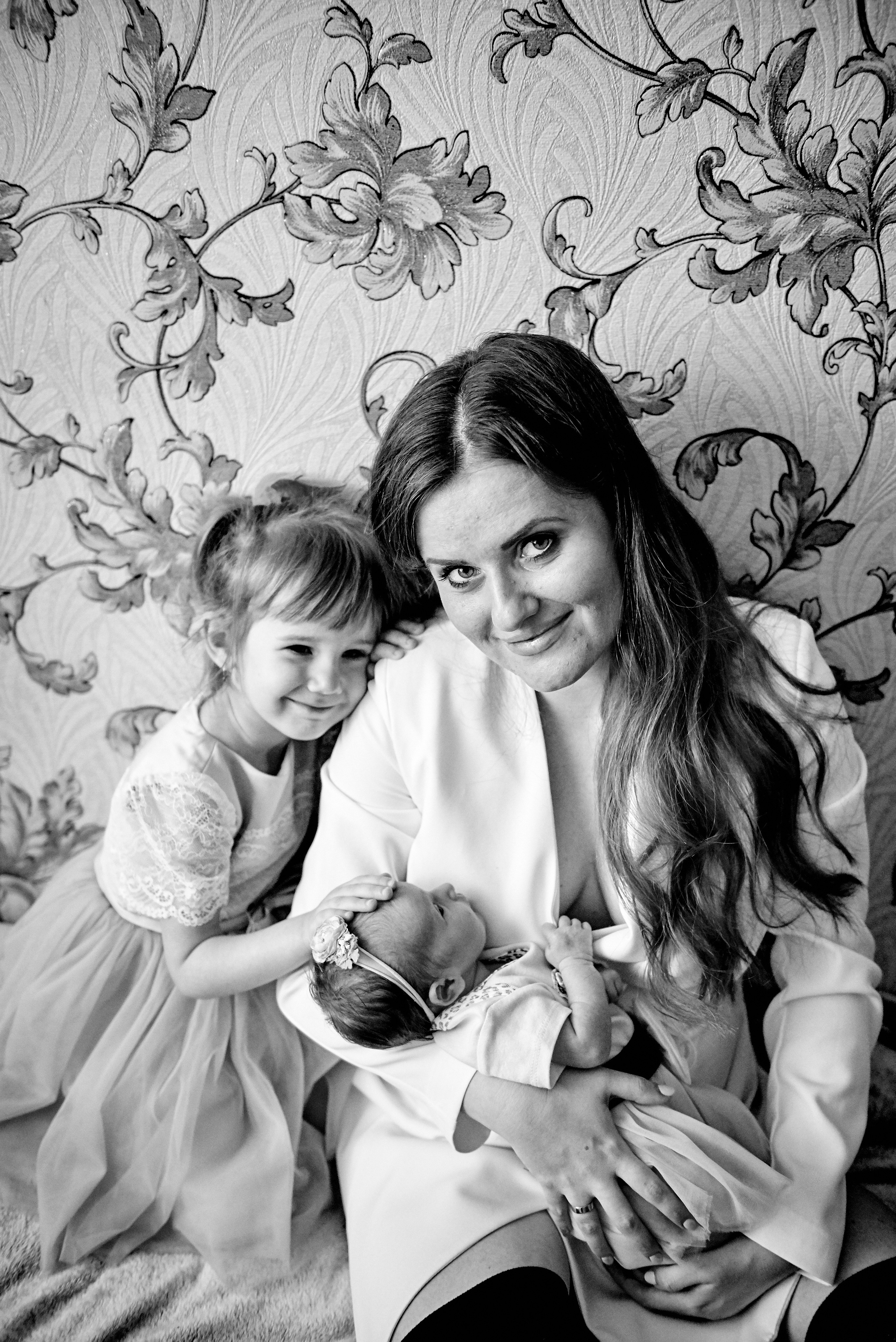 Олена та Влад Емма Єва та Еліна 9 днів життя. Фотограф новонароджених діток та їх сімей в Тернополі