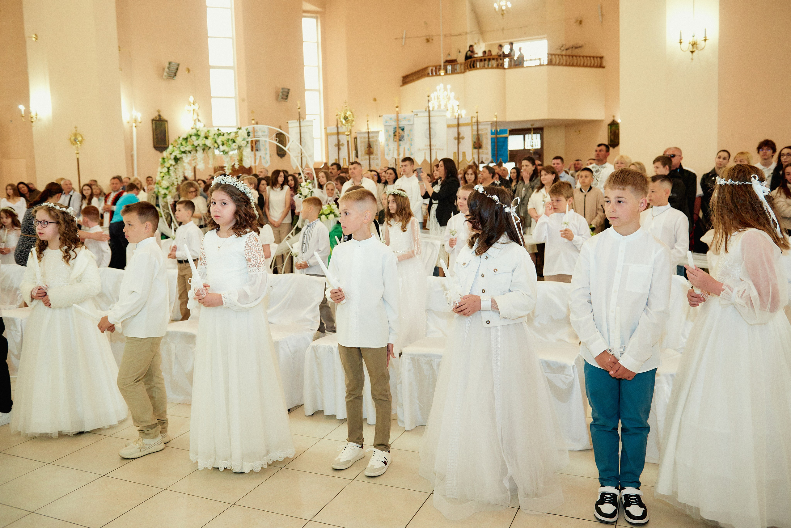 Церква св. Петра. Фотограф новонароджених діток та їх сімей в Тернополі