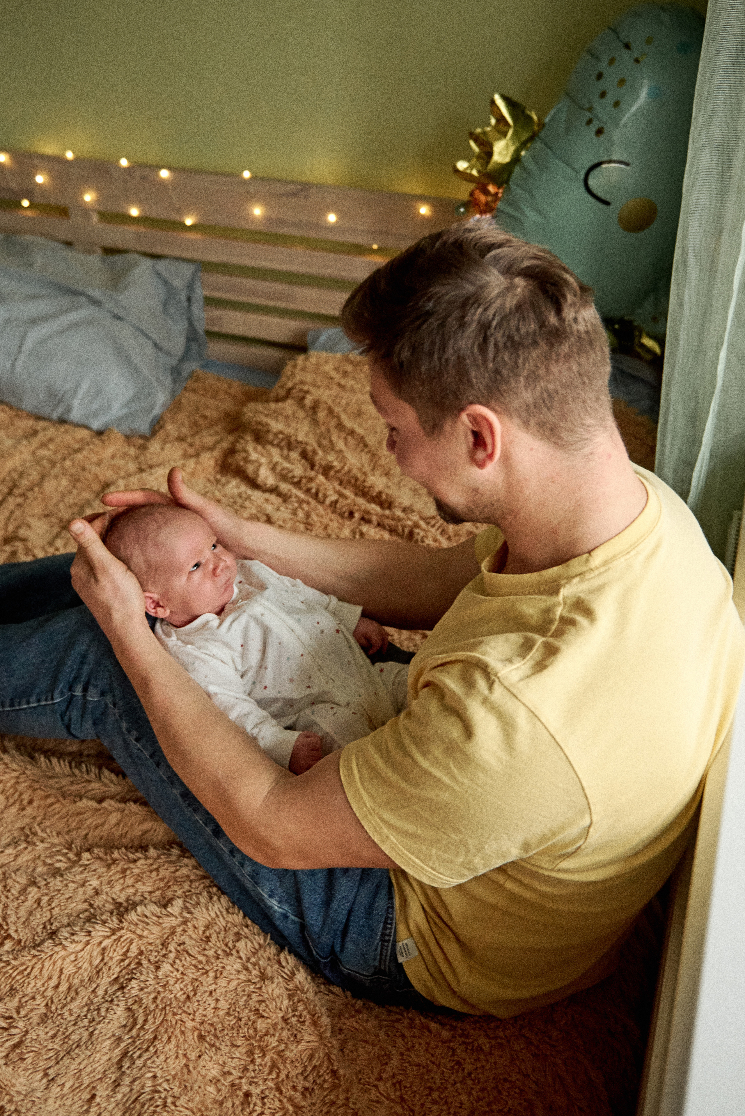 Аня Володя і Назар. Фотограф новонароджених діток та їх сімей в Тернополі