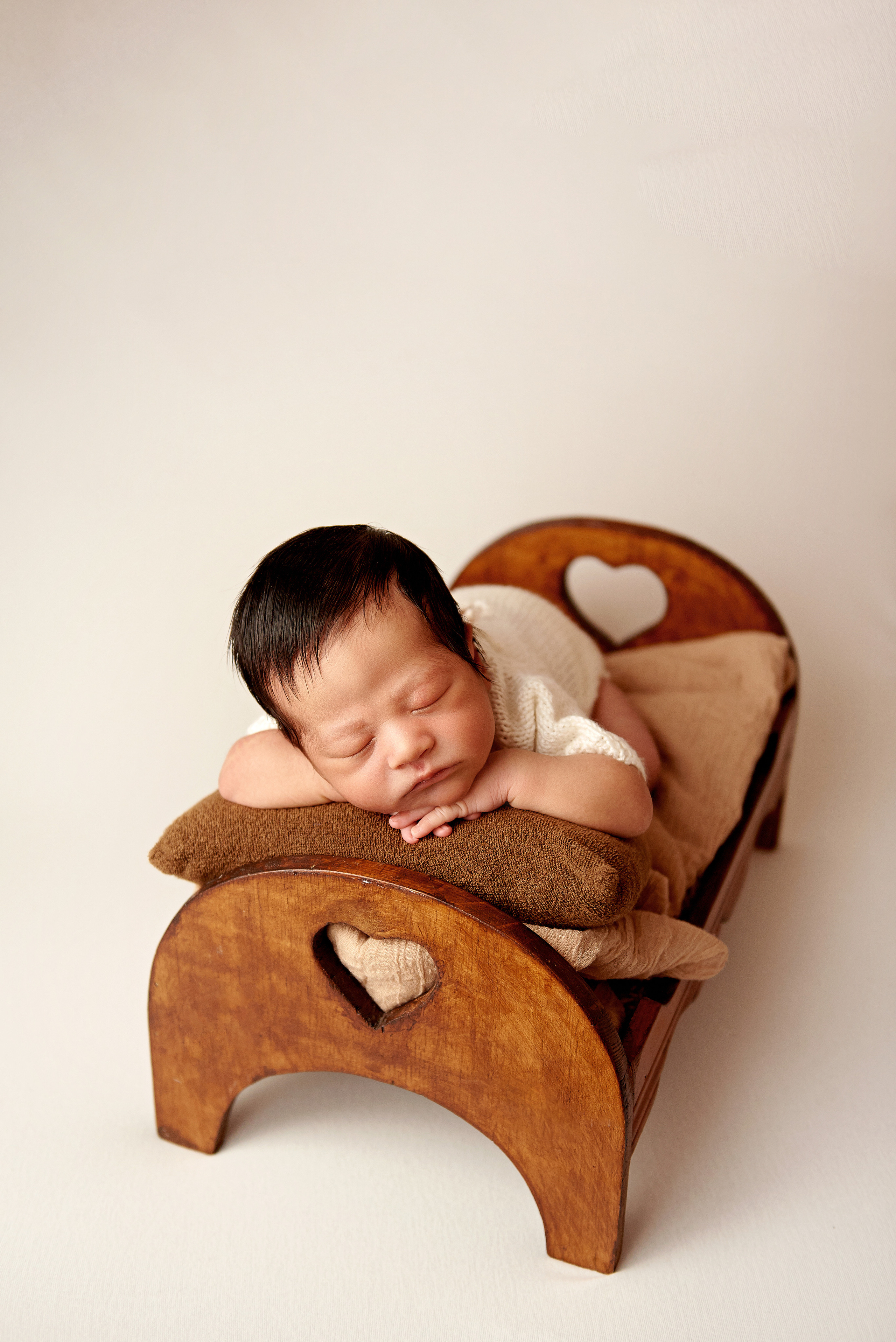 Newborn. Фотограф новонароджених діток та їх сімей в Тернополі