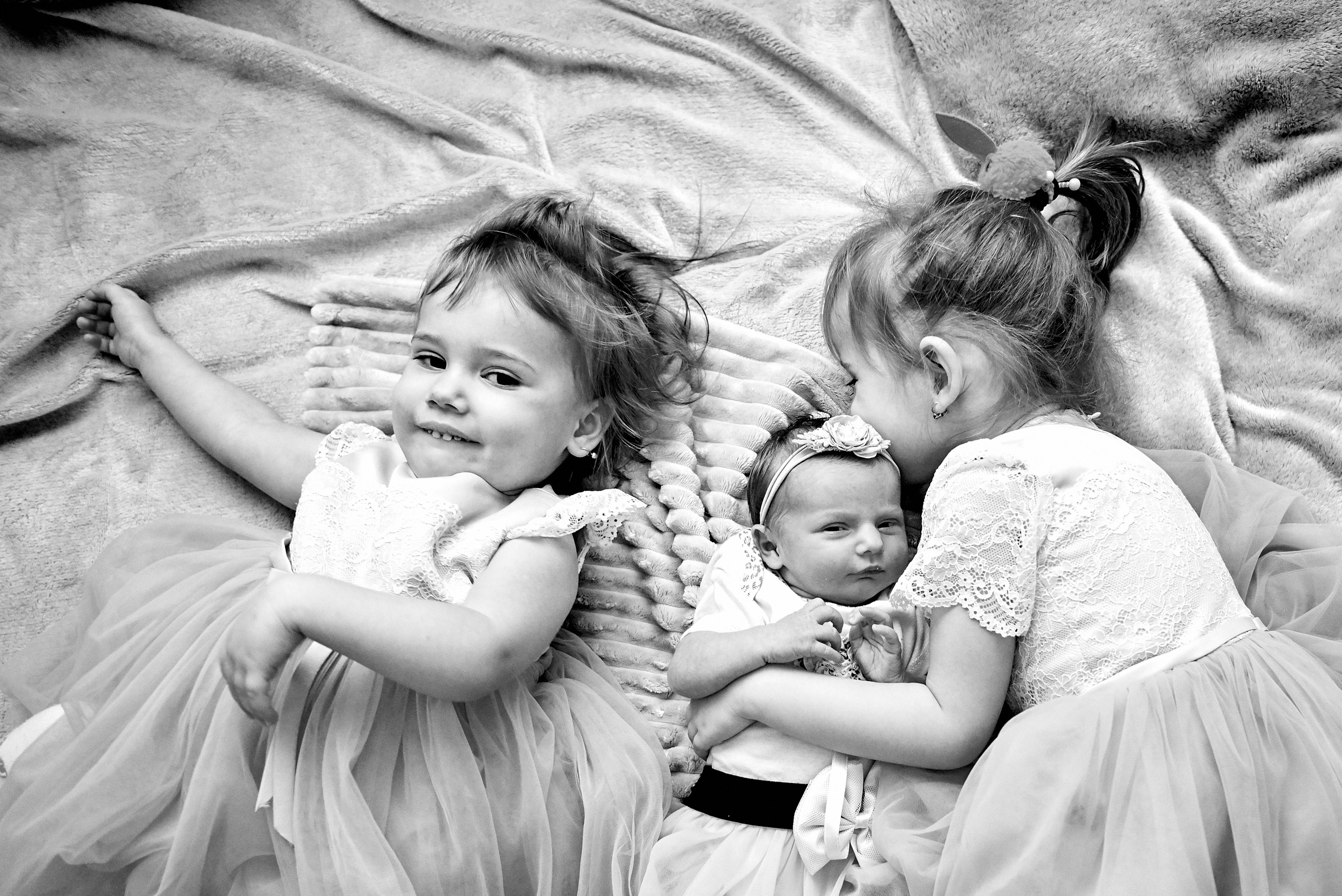 Олена та Влад Емма Єва та Еліна 9 днів життя. Фотограф новонароджених діток та їх сімей в Тернополі