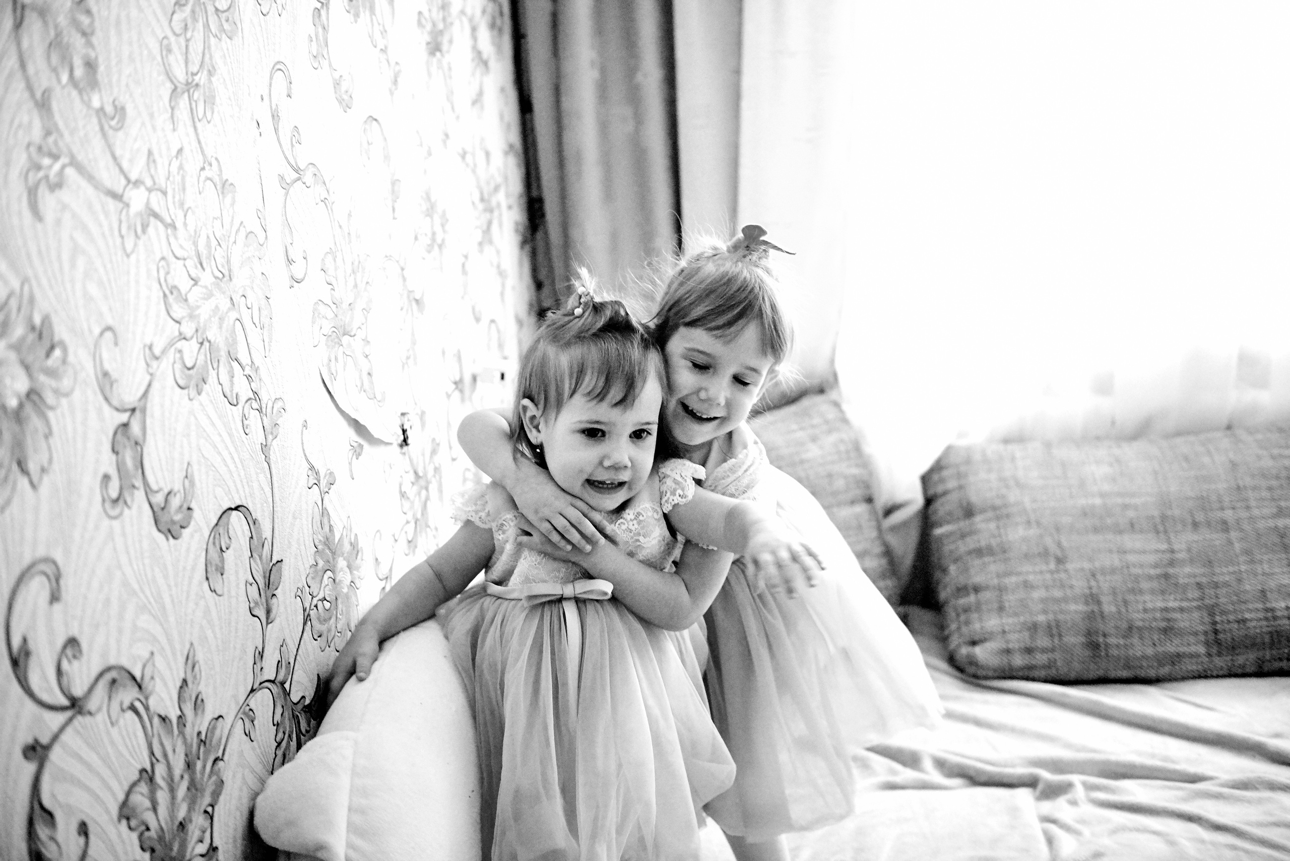 Олена та Влад Емма Єва та Еліна 9 днів життя. Фотограф новонароджених діток та їх сімей в Тернополі