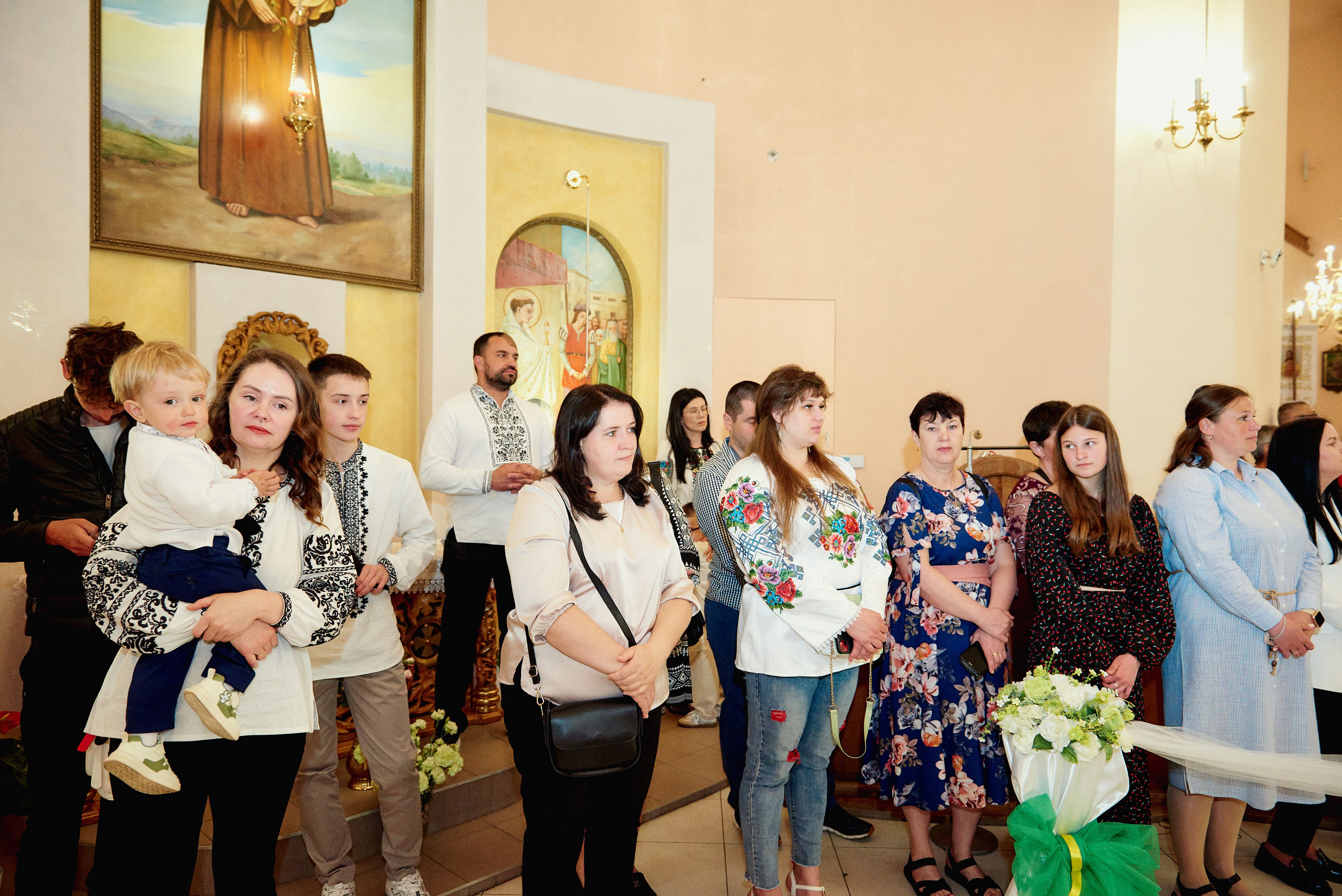 Церква св. Петра. Фотограф новонароджених діток та їх сімей в Тернополі