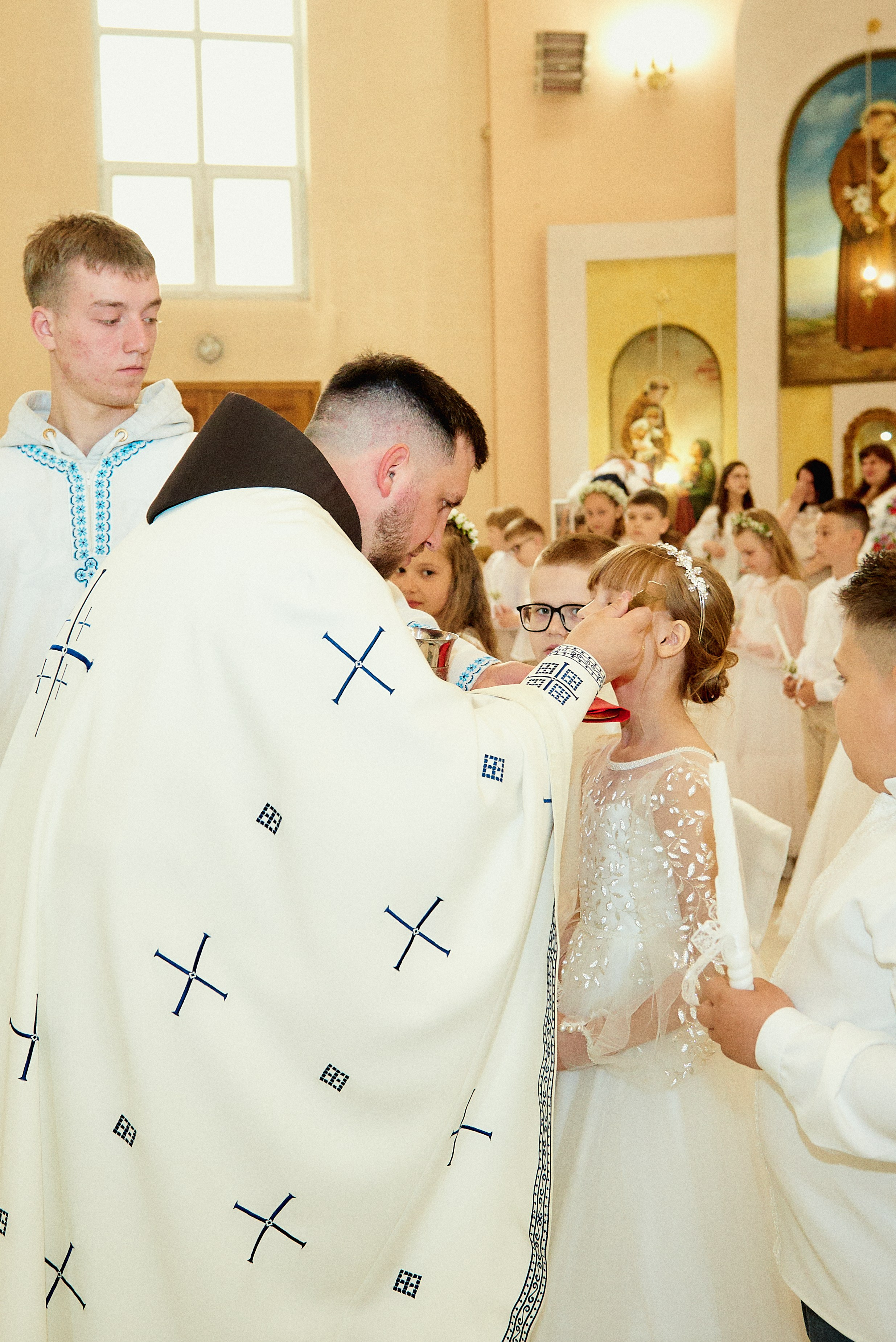 Церква св. Петра. Фотограф новонароджених діток та їх сімей в Тернополі