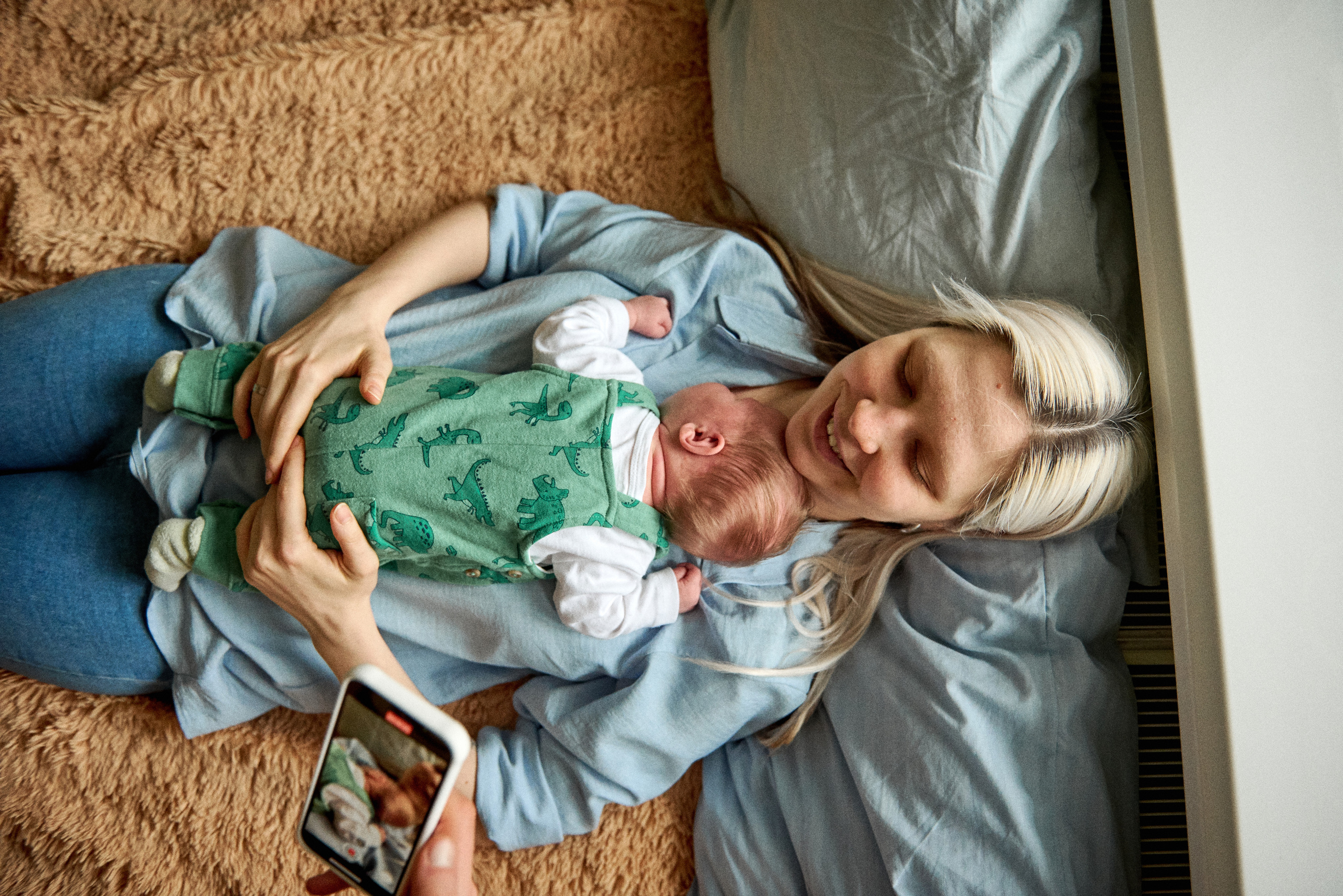 Аня Володя і Назар. Фотограф новонароджених діток та їх сімей в Тернополі