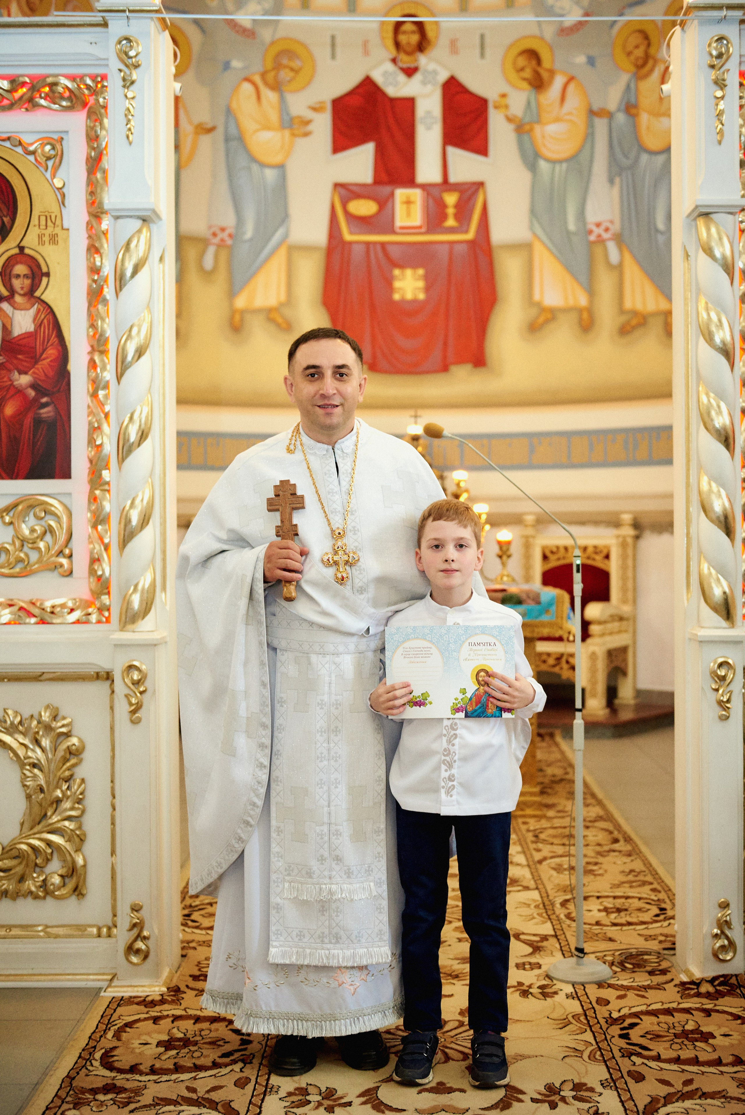 Церква Івана Богуслова. Фотограф новонароджених діток та їх сімей в Тернополі