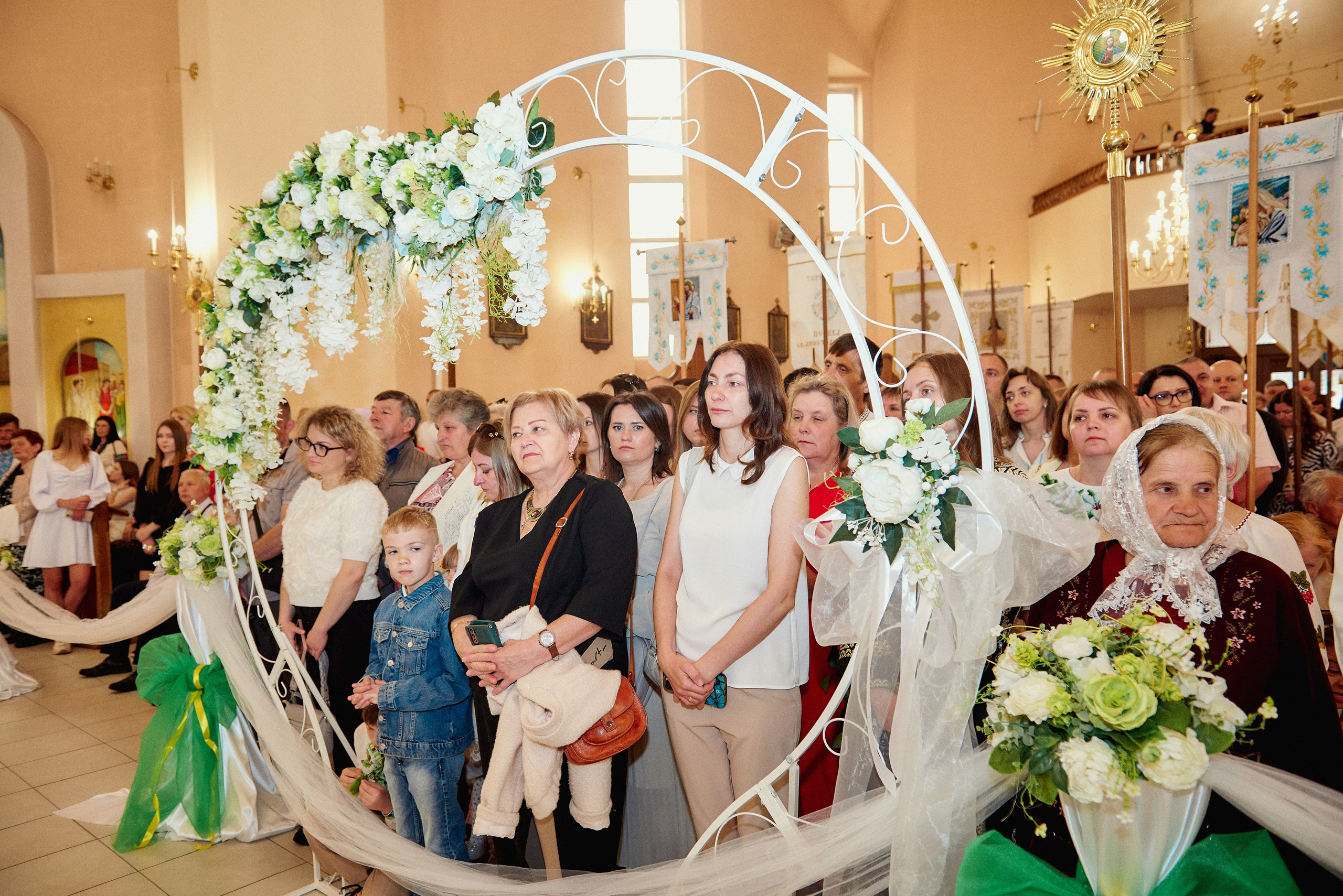Церква св. Петра. Фотограф новонароджених діток та їх сімей в Тернополі
