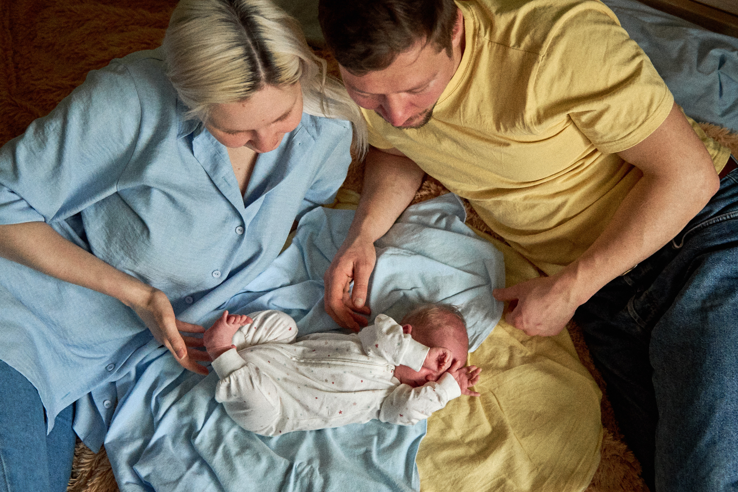 Аня Володя і Назар. Фотограф новонароджених діток та їх сімей в Тернополі