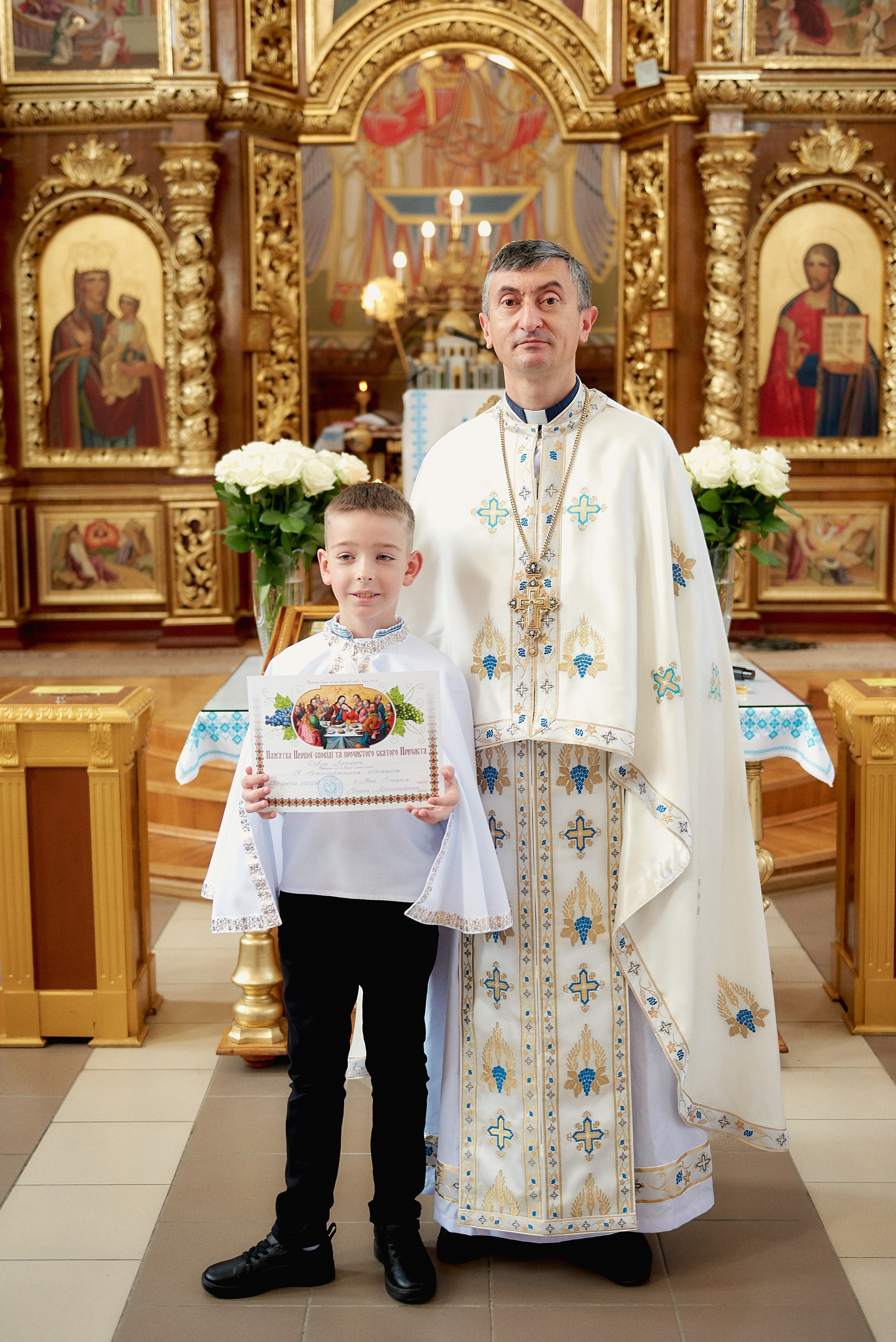 Причастя. Фотограф новонароджених діток та їх сімей в Тернополі