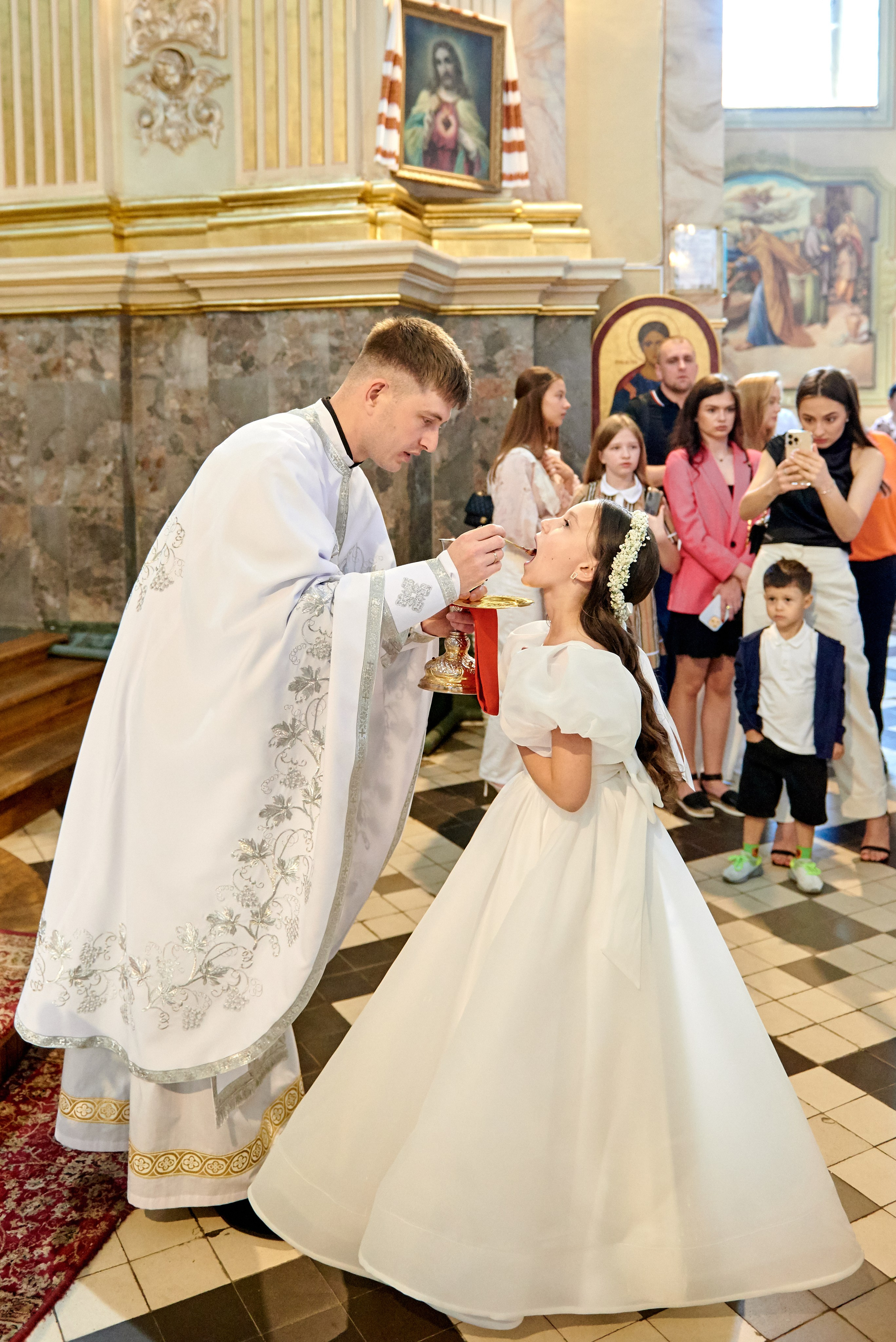 Архикатедральний Собор НЗПБ (Катедра). Фотограф новонароджених діток та їх сімей в Тернополі