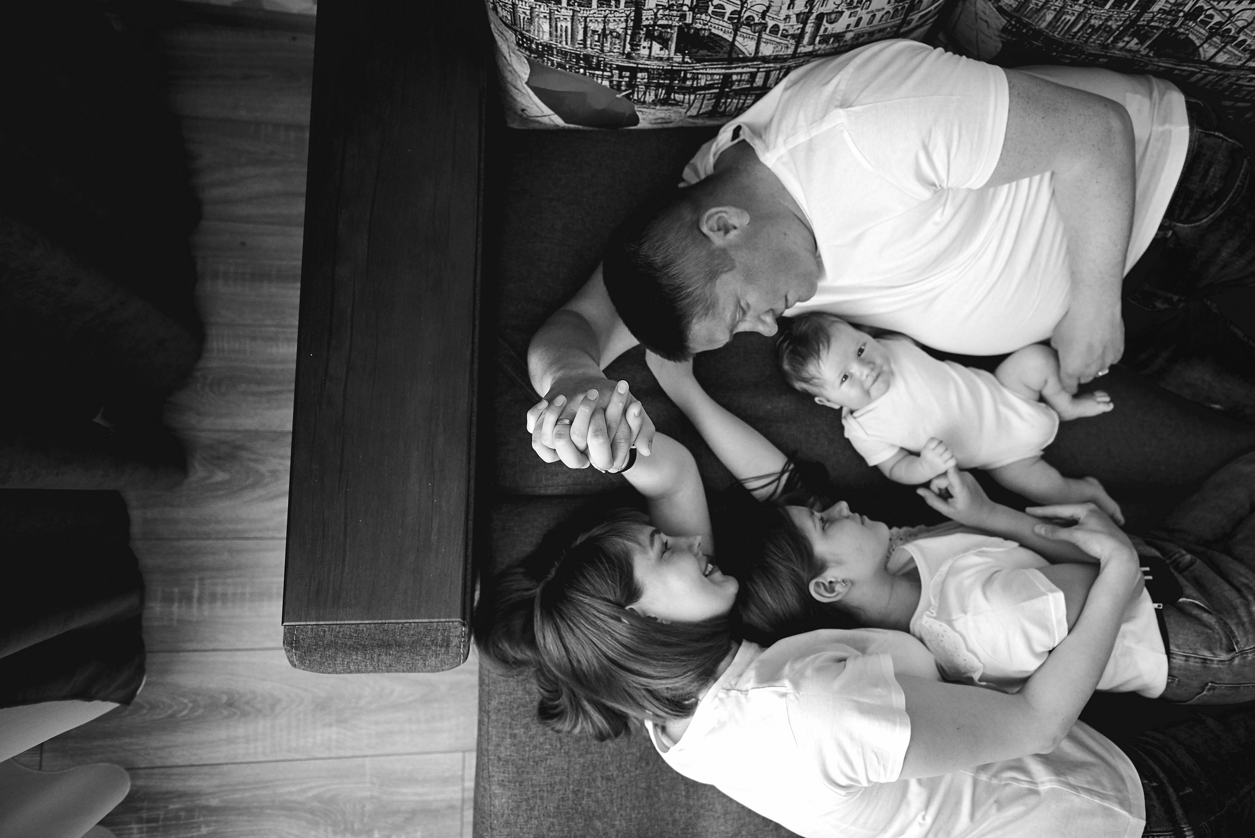 Таня Віталій Давид і Ніка. Фотограф новонароджених діток та їх сімей в Тернополі