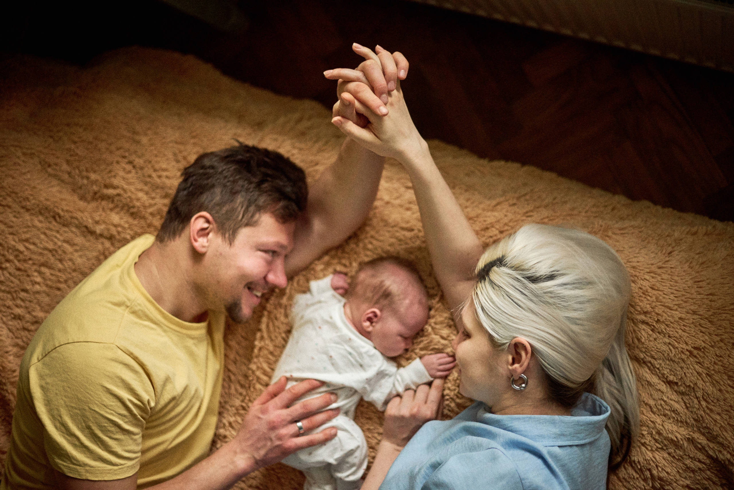 Аня Володя і Назар. Фотограф новонароджених діток та їх сімей в Тернополі