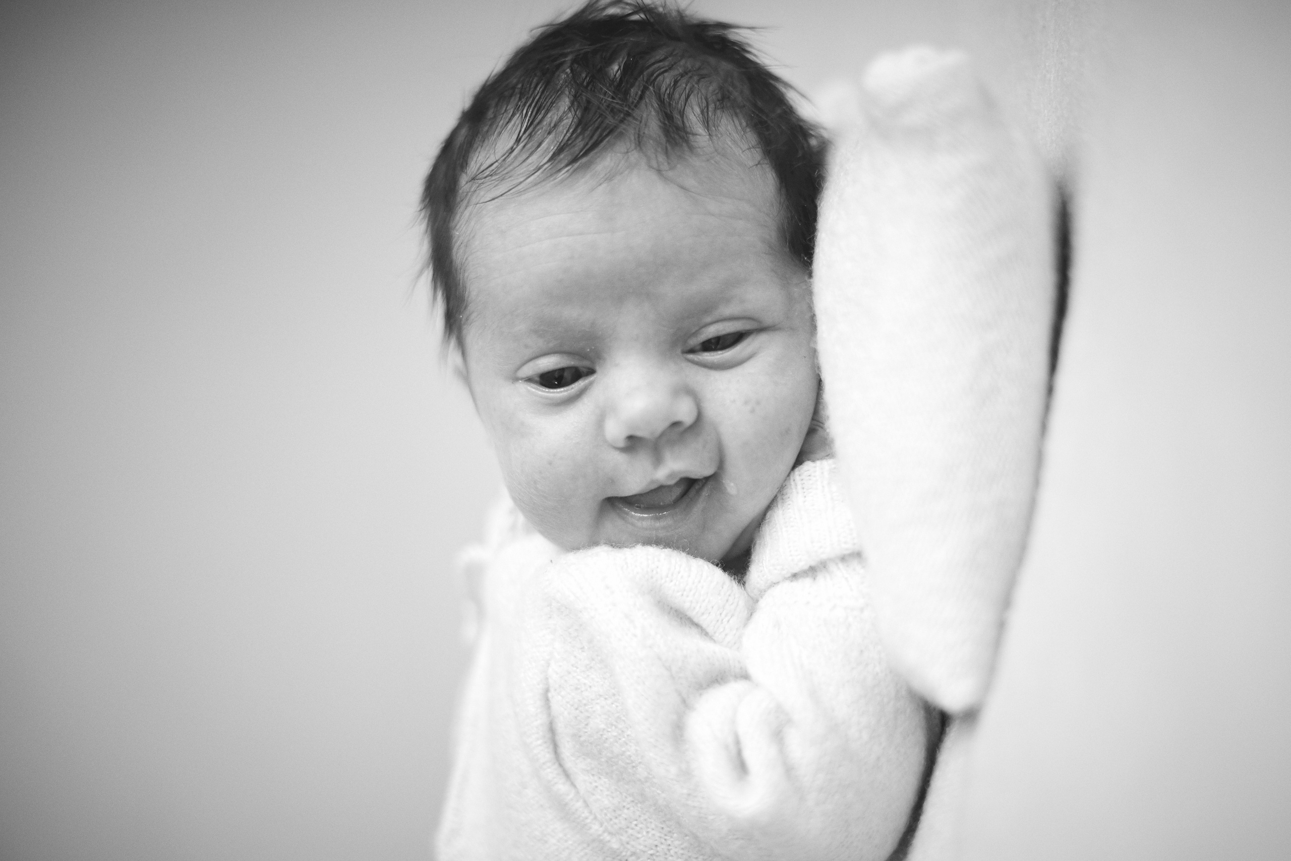 Таня Софія Віктор і Лєра. Фотограф новонароджених діток та їх сімей в Тернополі