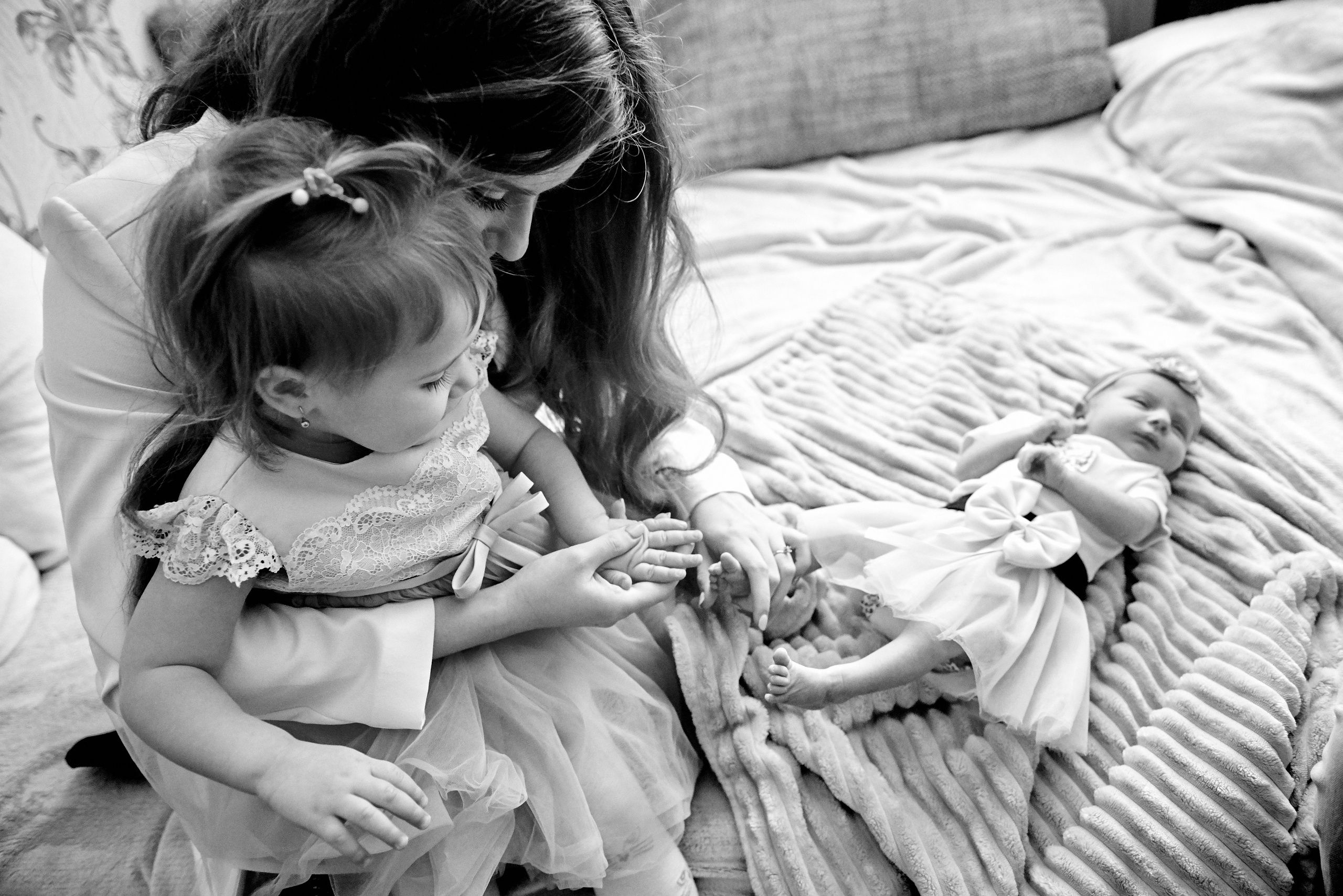 Олена та Влад Емма Єва та Еліна 9 днів життя. Фотограф новонароджених діток та їх сімей в Тернополі