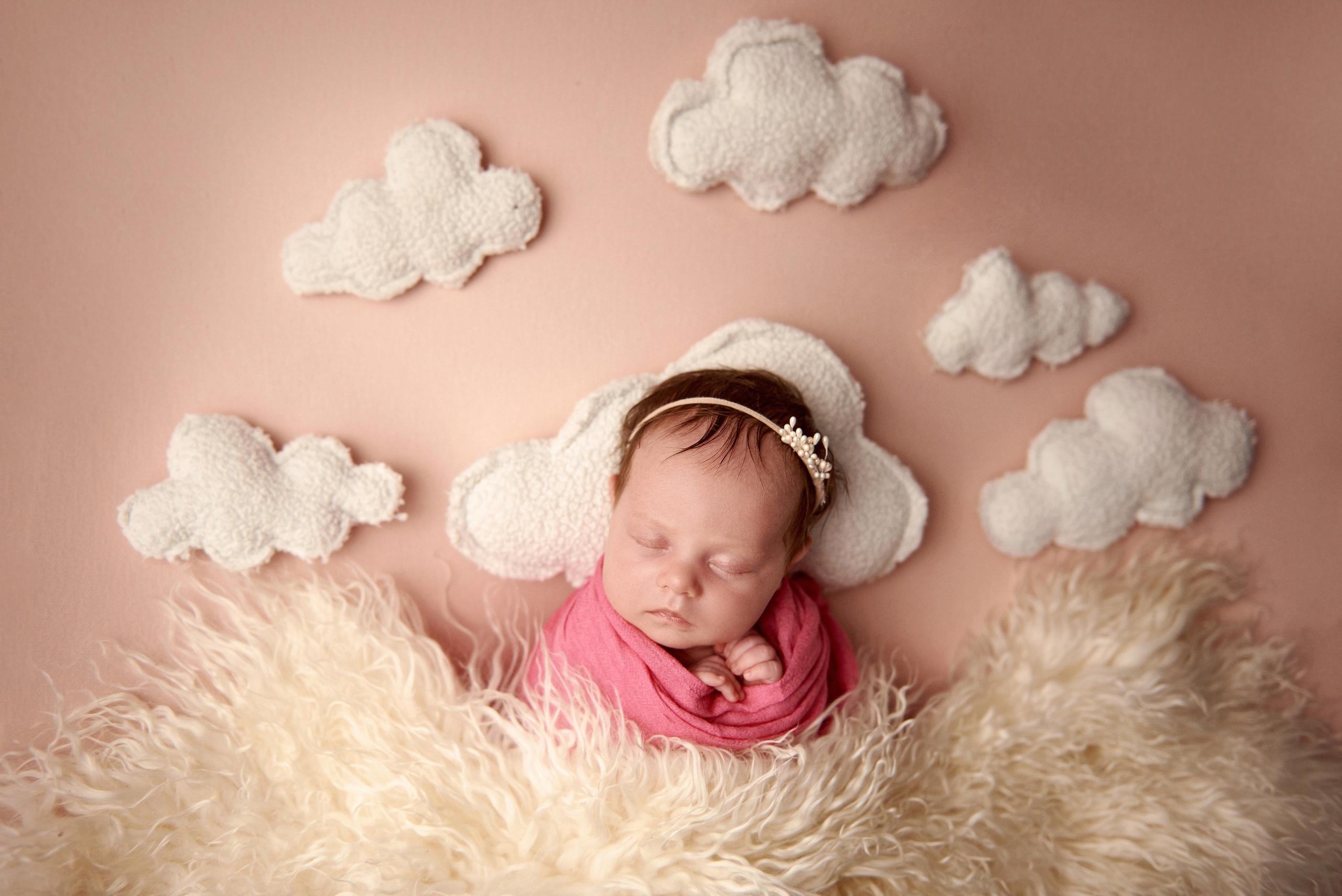 Newborn. Фотограф новонароджених діток та їх сімей в Тернополі