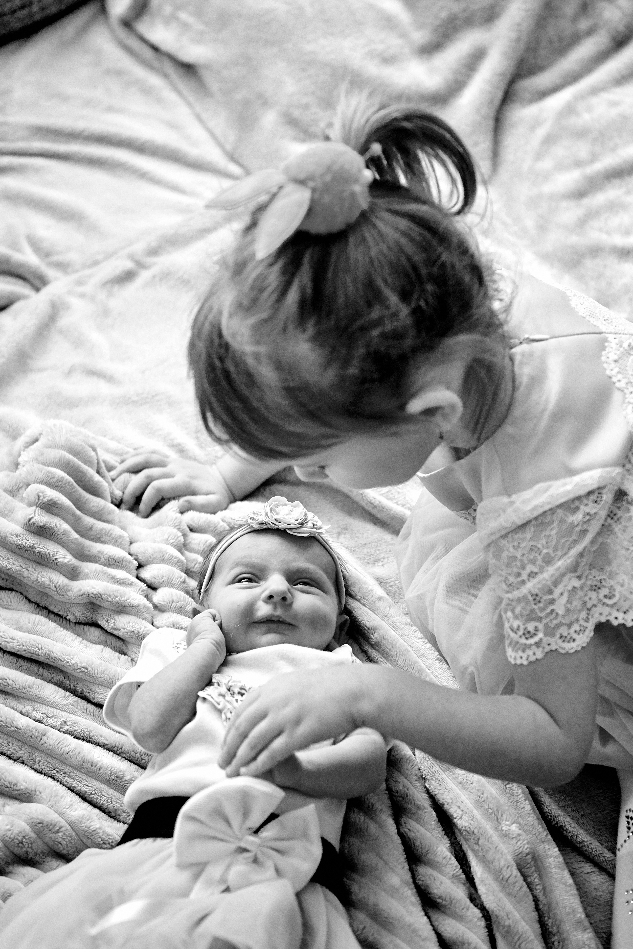 Олена та Влад Емма Єва та Еліна 9 днів життя. Фотограф новонароджених діток та їх сімей в Тернополі