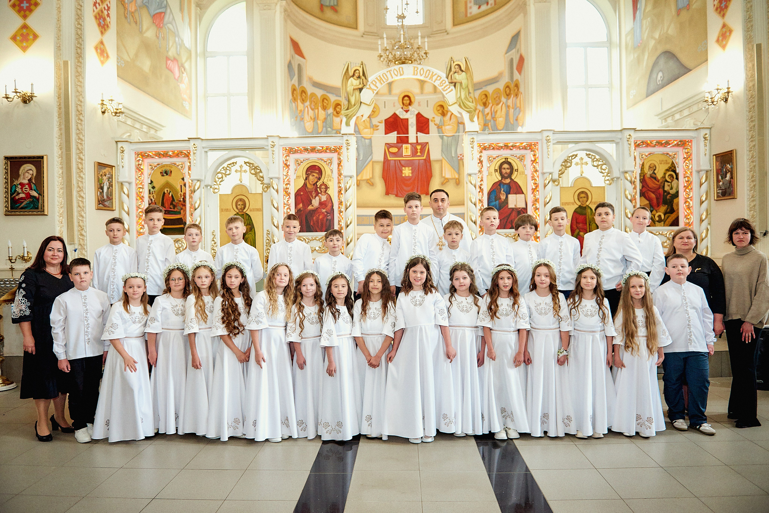 Церква Івана Богуслова. Фотограф новонароджених діток та їх сімей в Тернополі