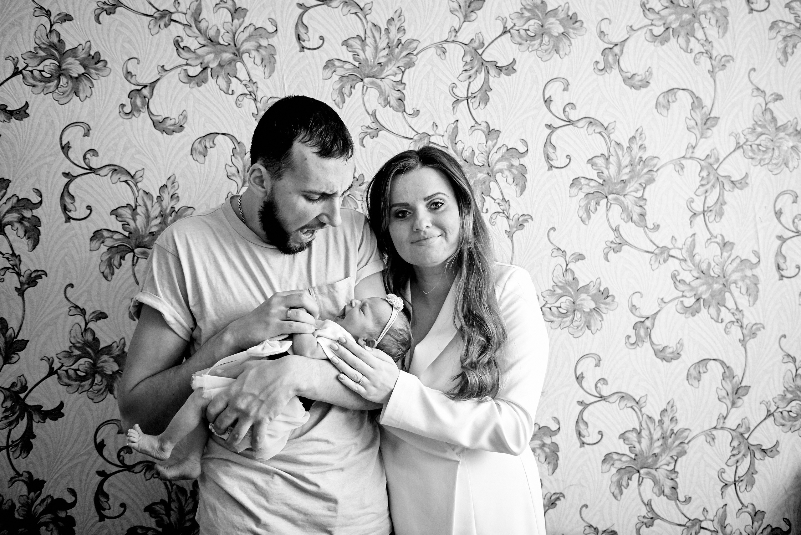 Олена та Влад Емма Єва та Еліна 9 днів життя. Фотограф новонароджених діток та їх сімей в Тернополі