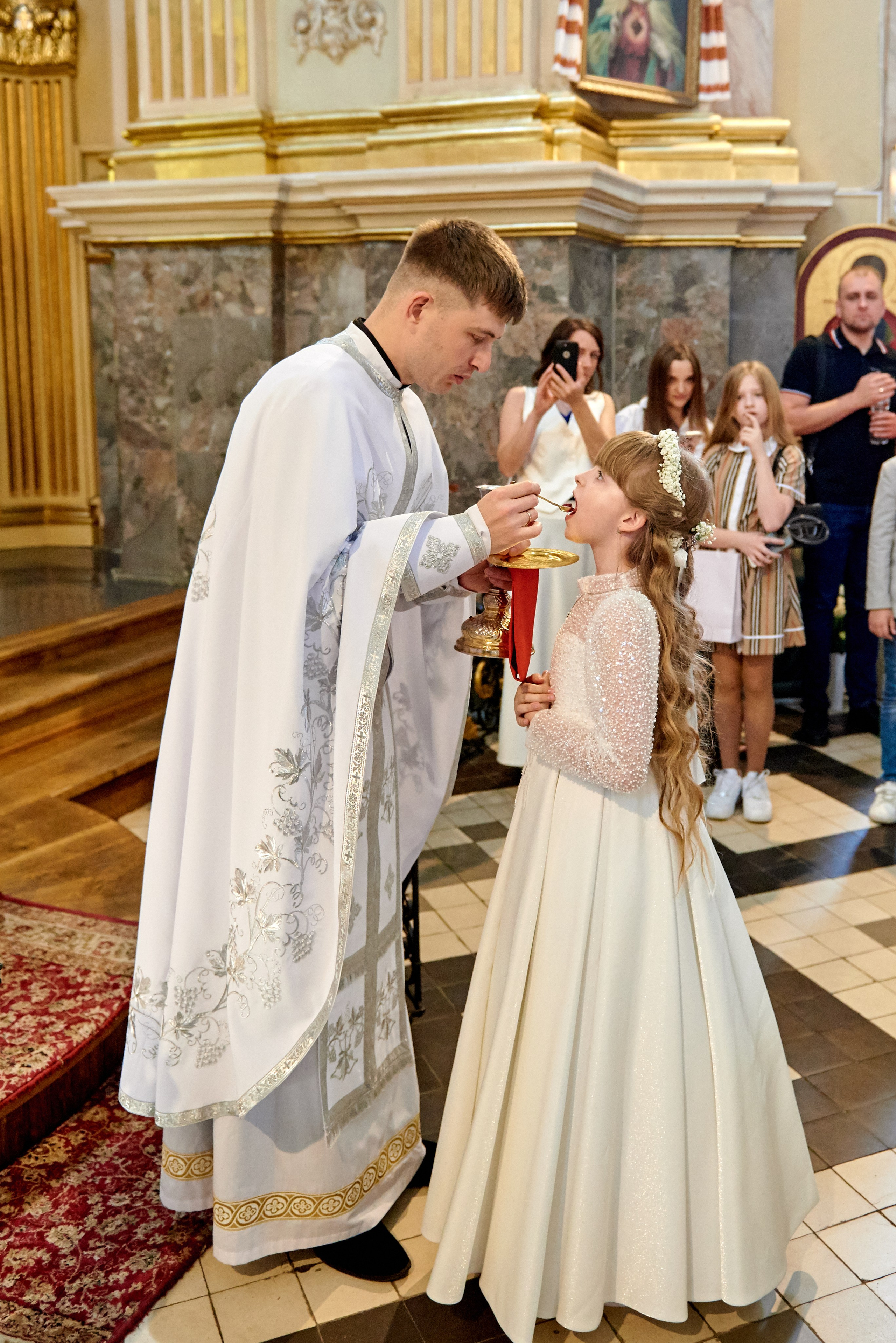 Архикатедральний Собор НЗПБ (Катедра). Фотограф новонароджених діток та їх сімей в Тернополі