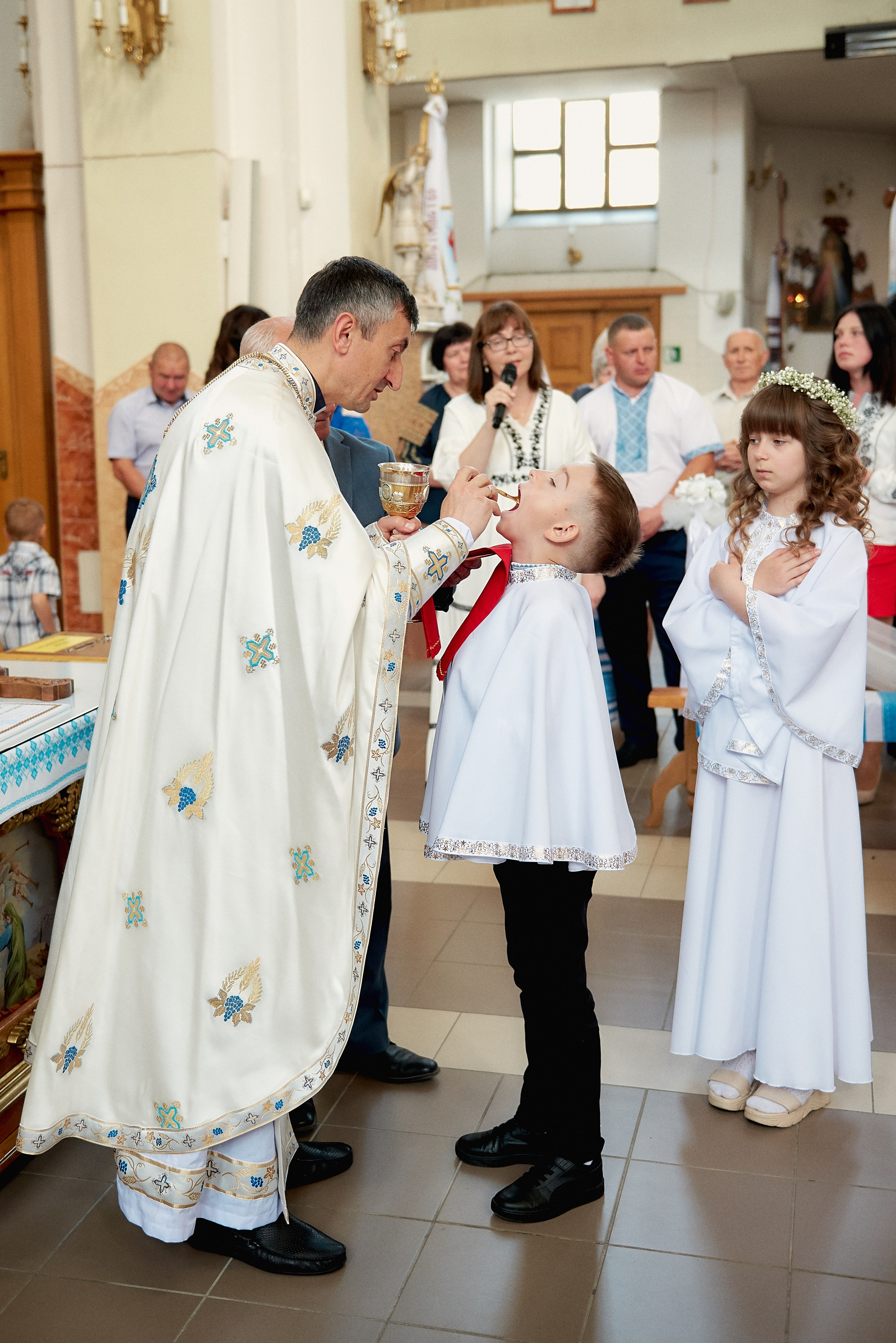 Причастя. Фотограф новонароджених діток та їх сімей в Тернополі
