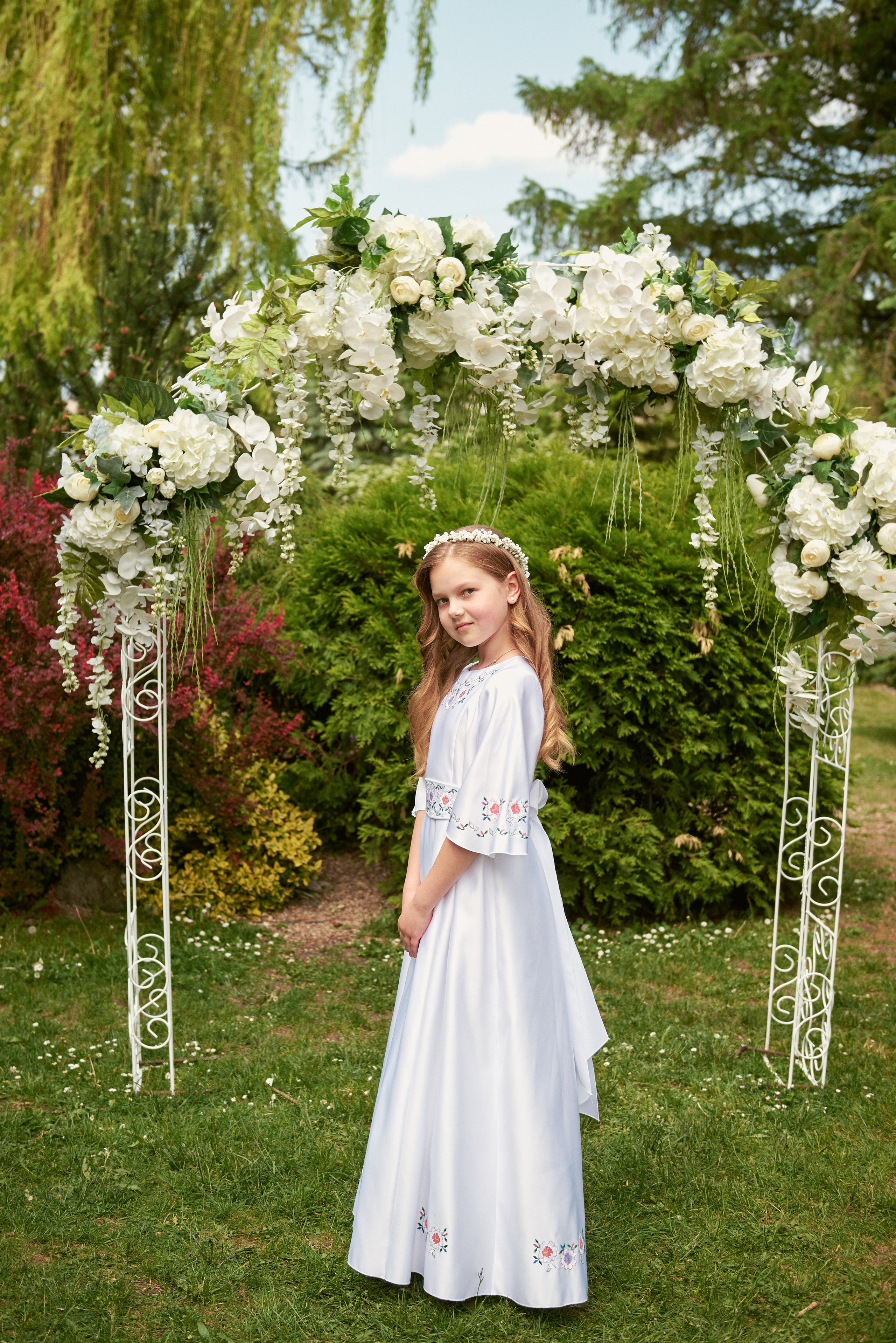 Храм Матері Божої Неустанної Помочі (біля літака). Фотограф новонароджених діток та їх сімей в Тернополі