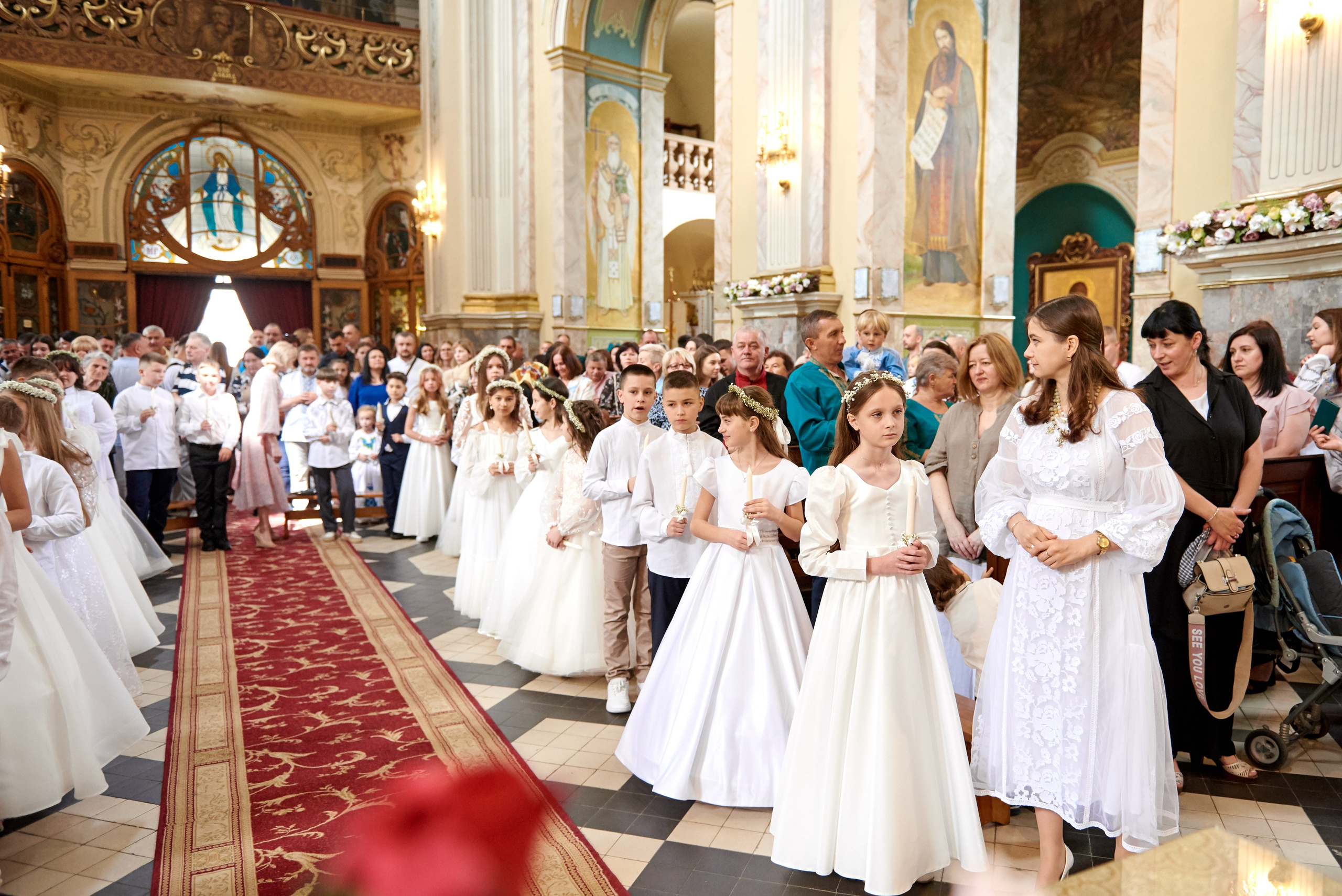 Архикатедральний Собор НЗПБ (Катедра). Фотограф новонароджених діток та їх сімей в Тернополі