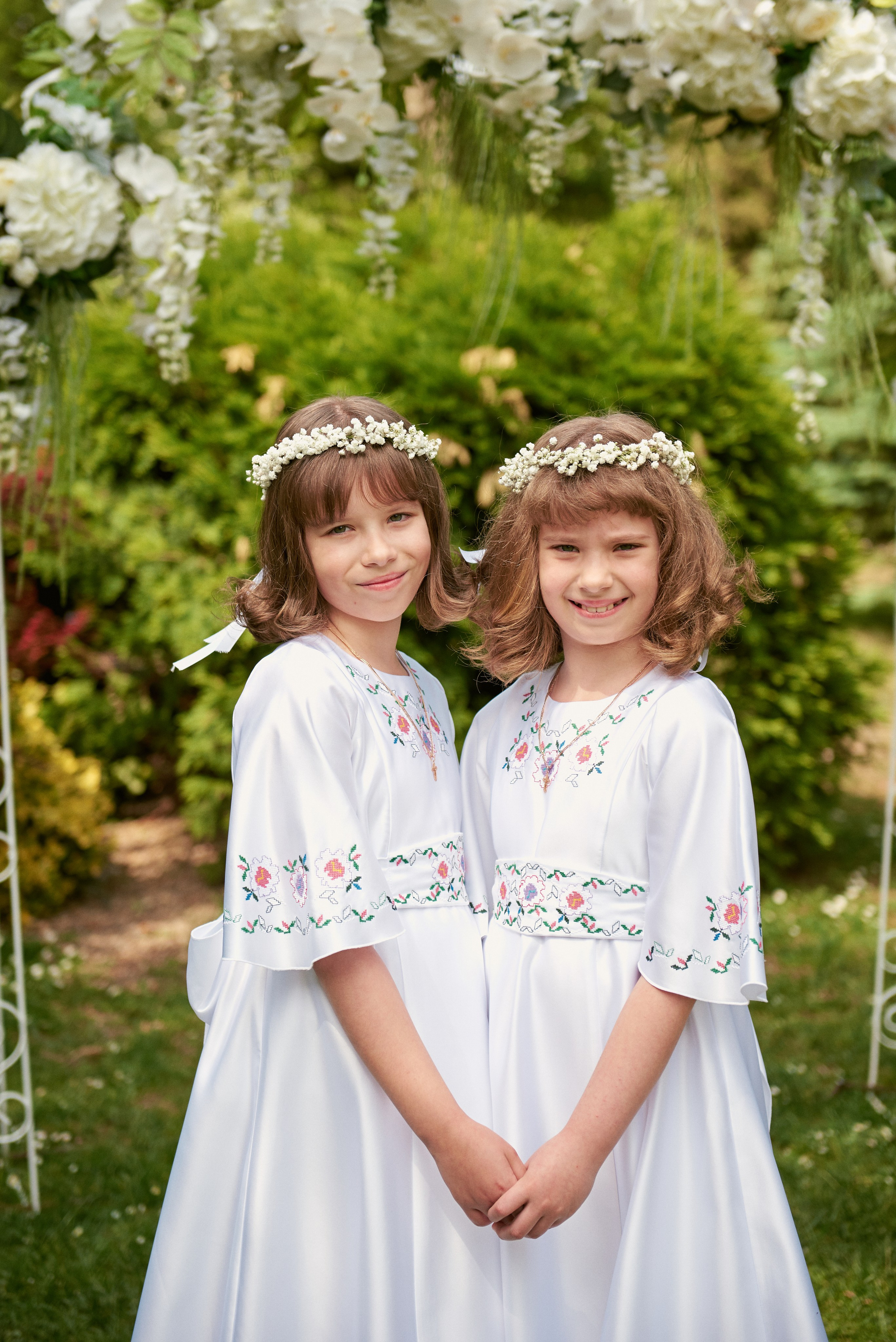 Храм Матері Божої Неустанної Помочі (біля літака). Фотограф новонароджених діток та їх сімей в Тернополі