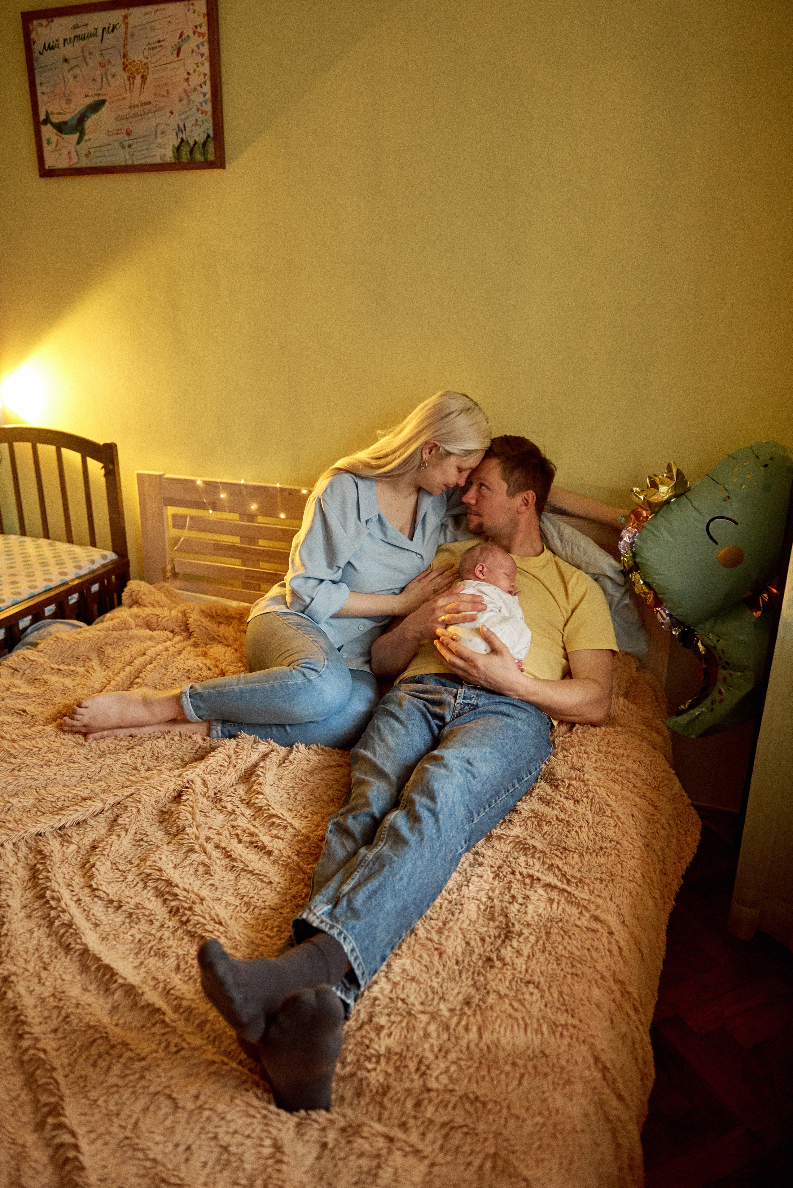 Аня Володя і Назар. Фотограф новонароджених діток та їх сімей в Тернополі