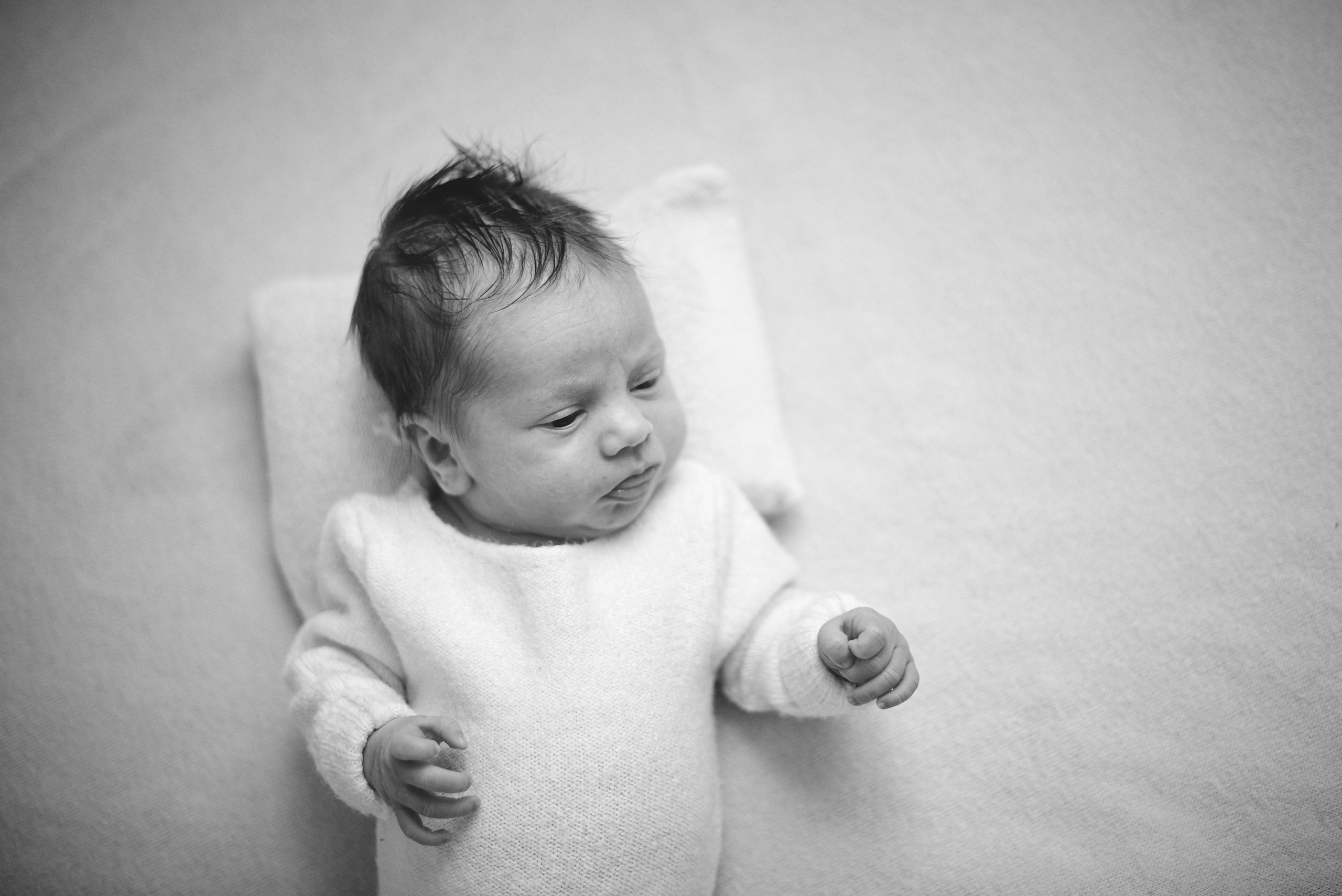 Таня Софія Віктор і Лєра. Фотограф новонароджених діток та їх сімей в Тернополі