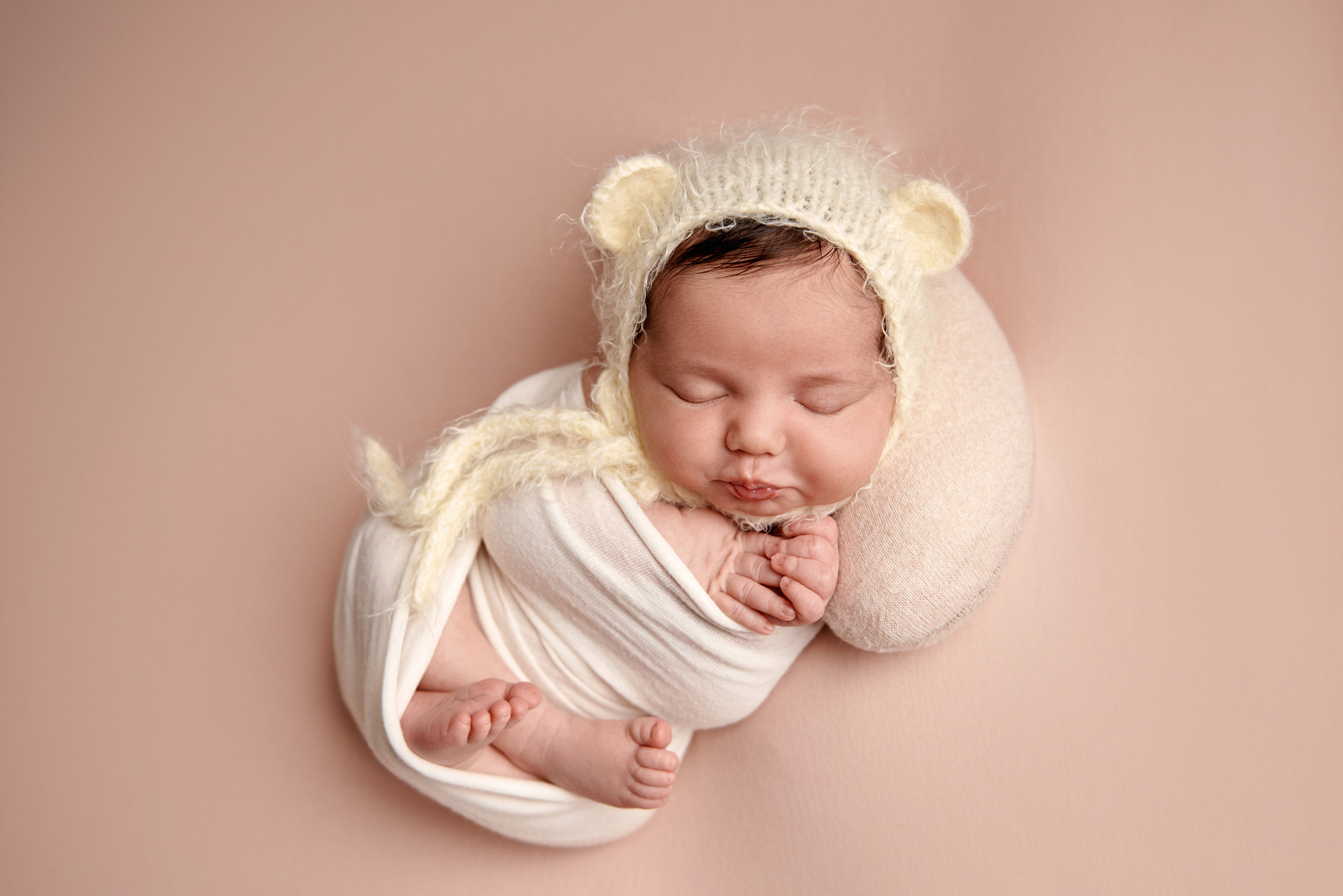 Newborn. Фотограф новонароджених діток та їх сімей в Тернополі