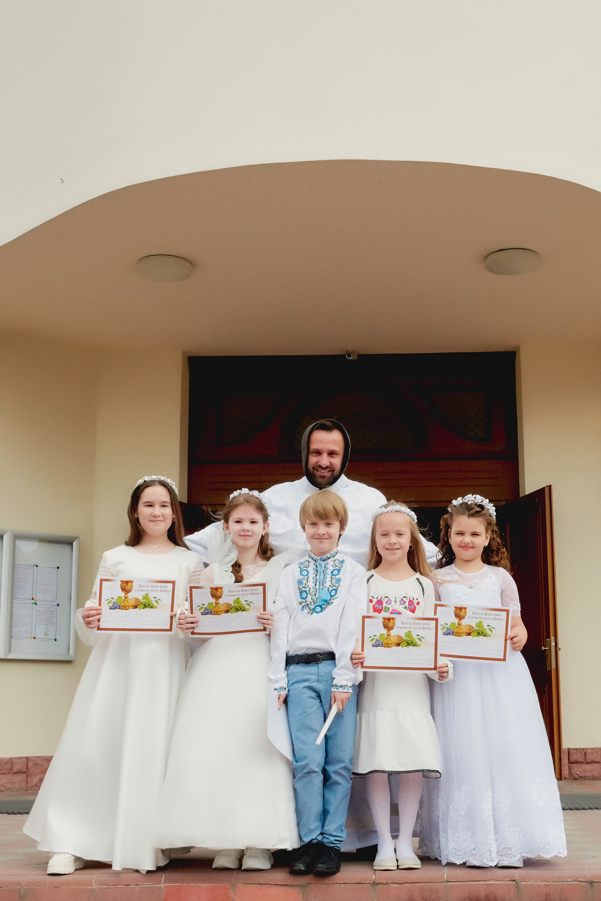 Церква святого апостола Петра. Фотограф новонароджених діток та їх сімей в Тернополі