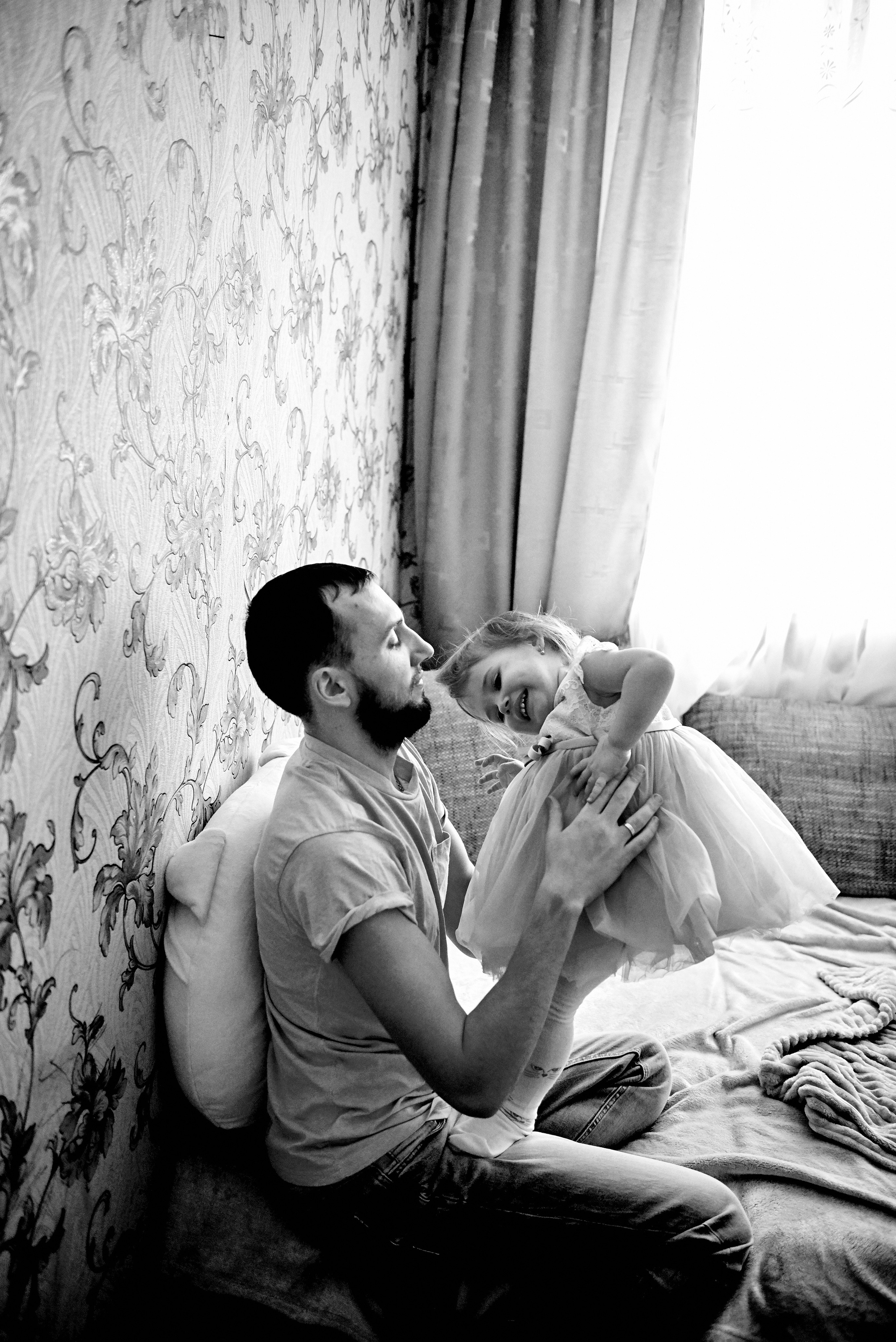 Олена та Влад Емма Єва та Еліна 9 днів життя. Фотограф новонароджених діток та їх сімей в Тернополі